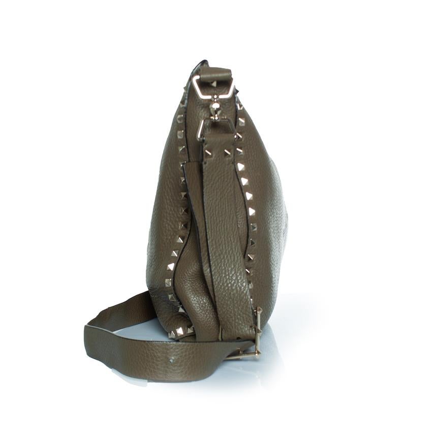 Valentino Garavani, Rockstud hobo messenger bag In Good Condition For Sale In AMSTERDAM, NL