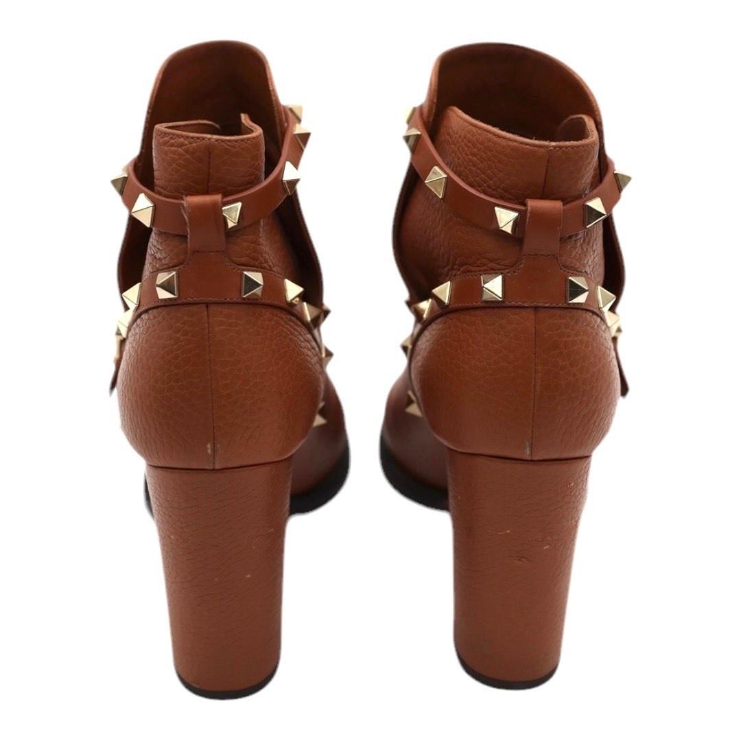 Valentino Garavani - Stivaletti in pelle Rockstud - Marrone cognac in vendita 1