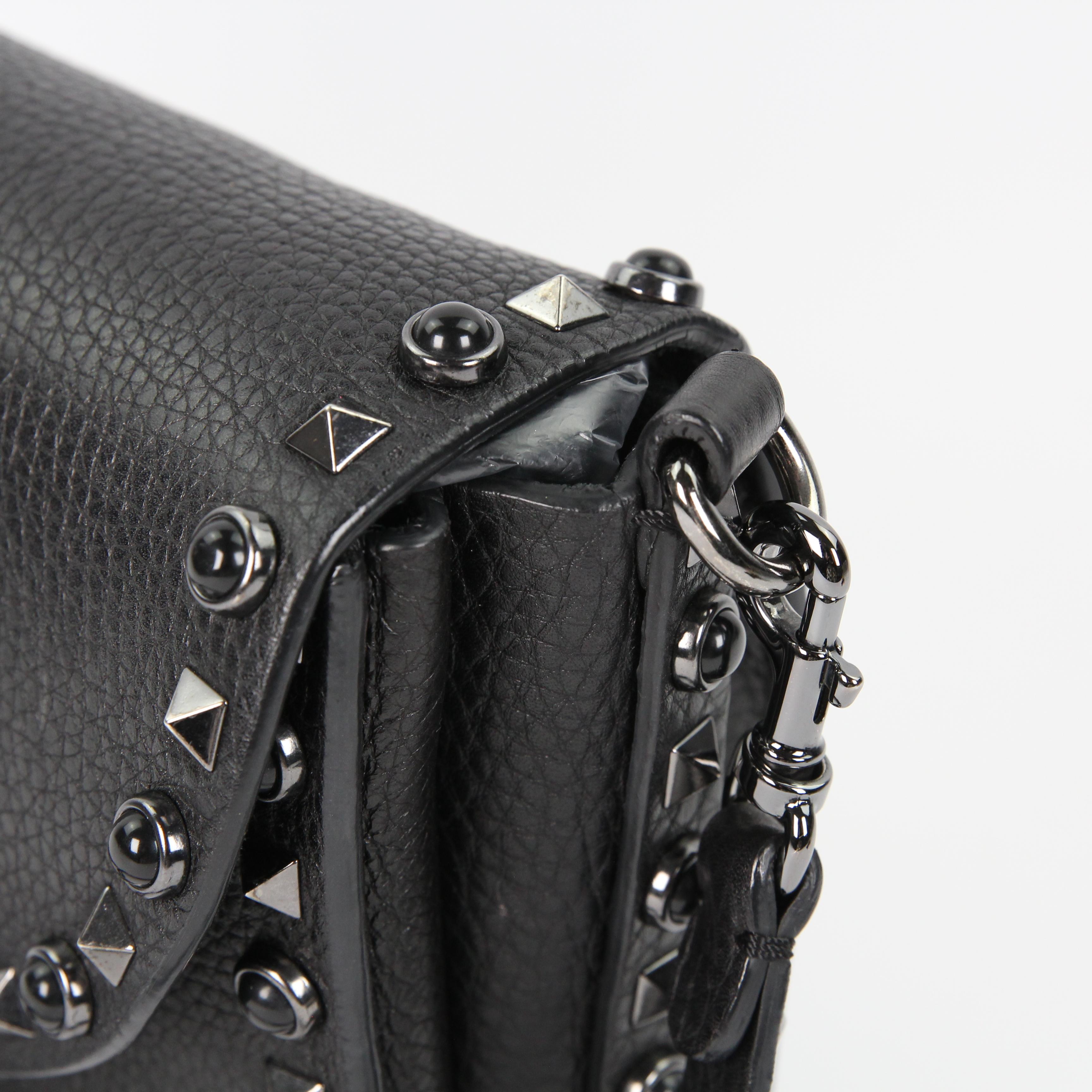 Valentino Garavani Rockstud leather crossbody bag For Sale 6