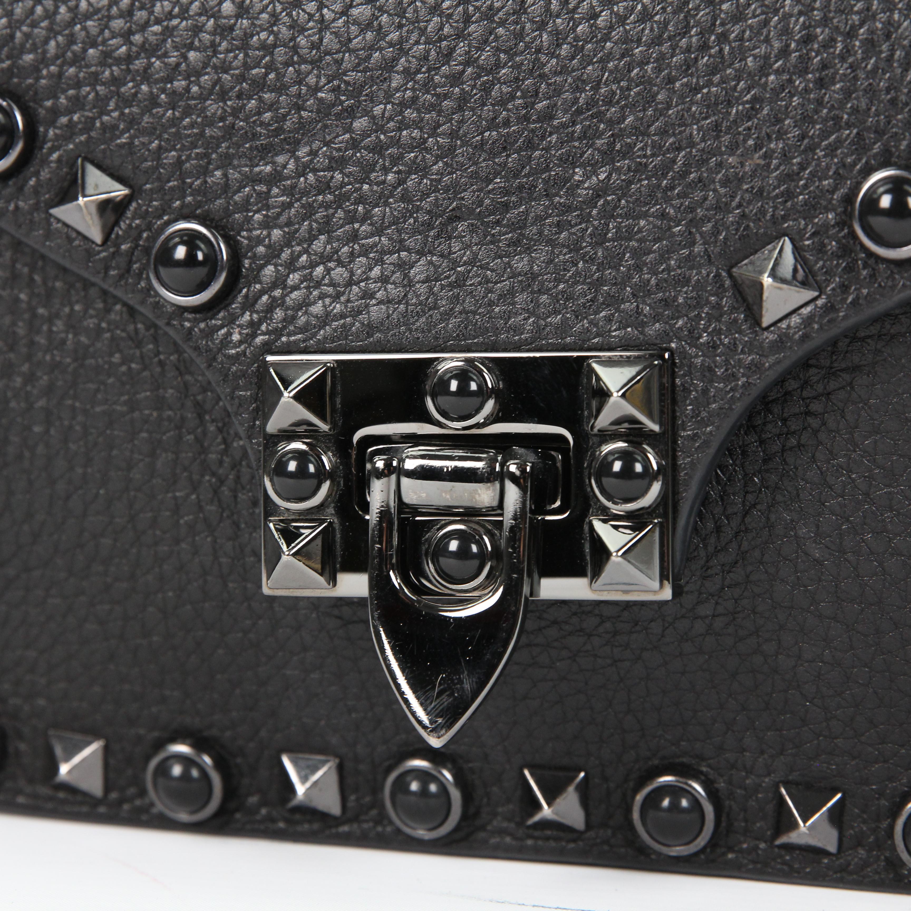 Valentino Garavani Rockstud leather crossbody bag For Sale 7