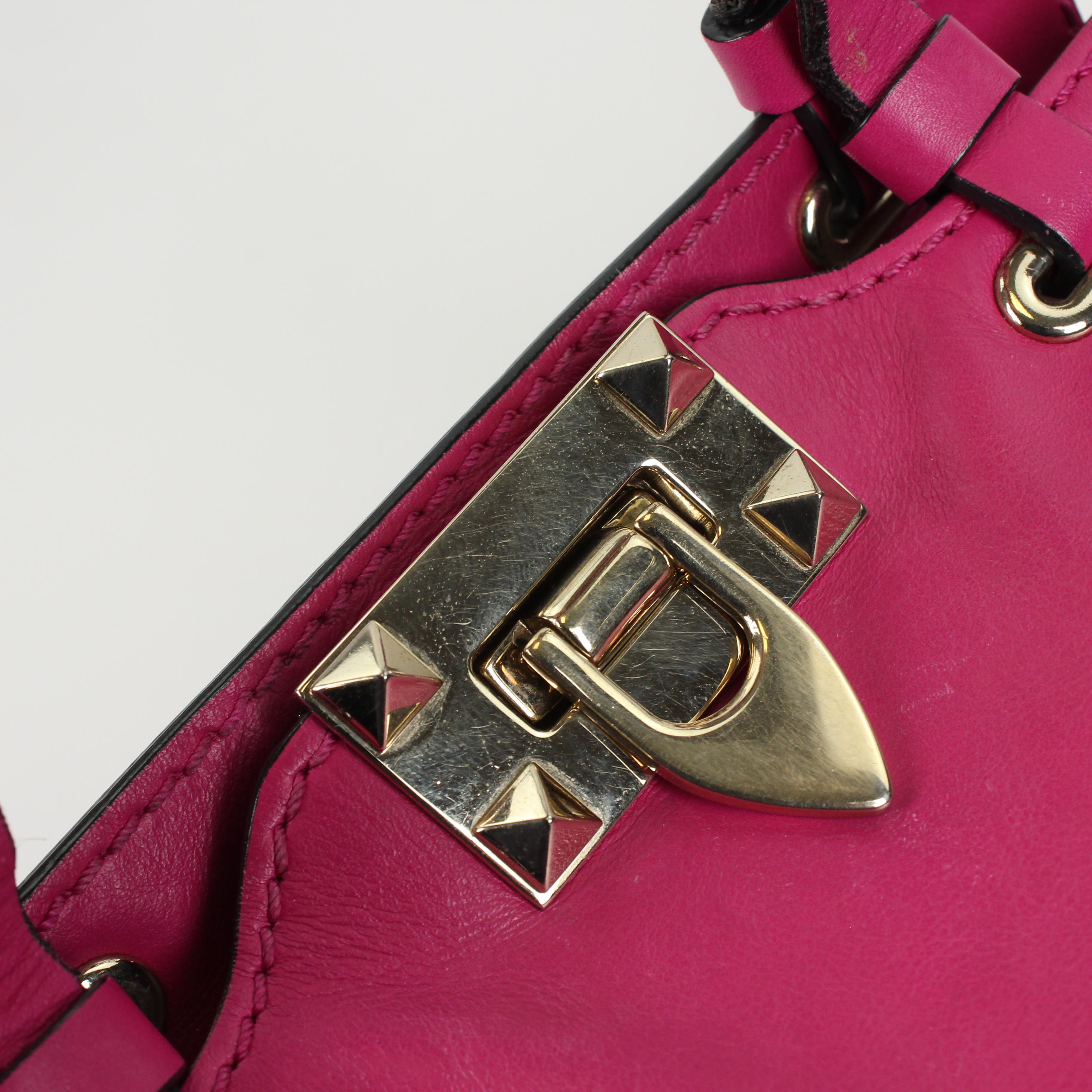 Valentino Garavani Rockstud leather handbag For Sale 7