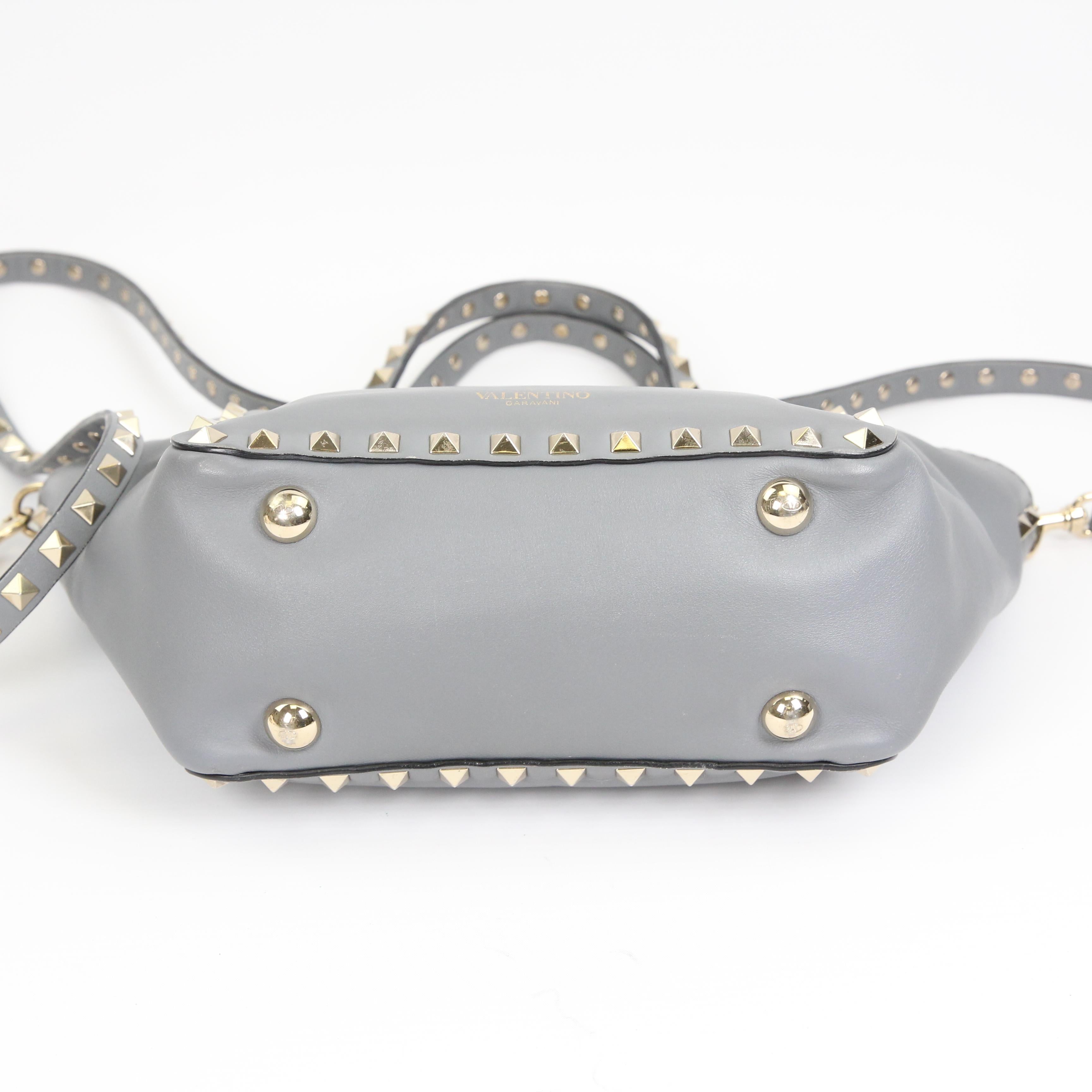 Valentino Garavani Rockstud leather handbag For Sale 10
