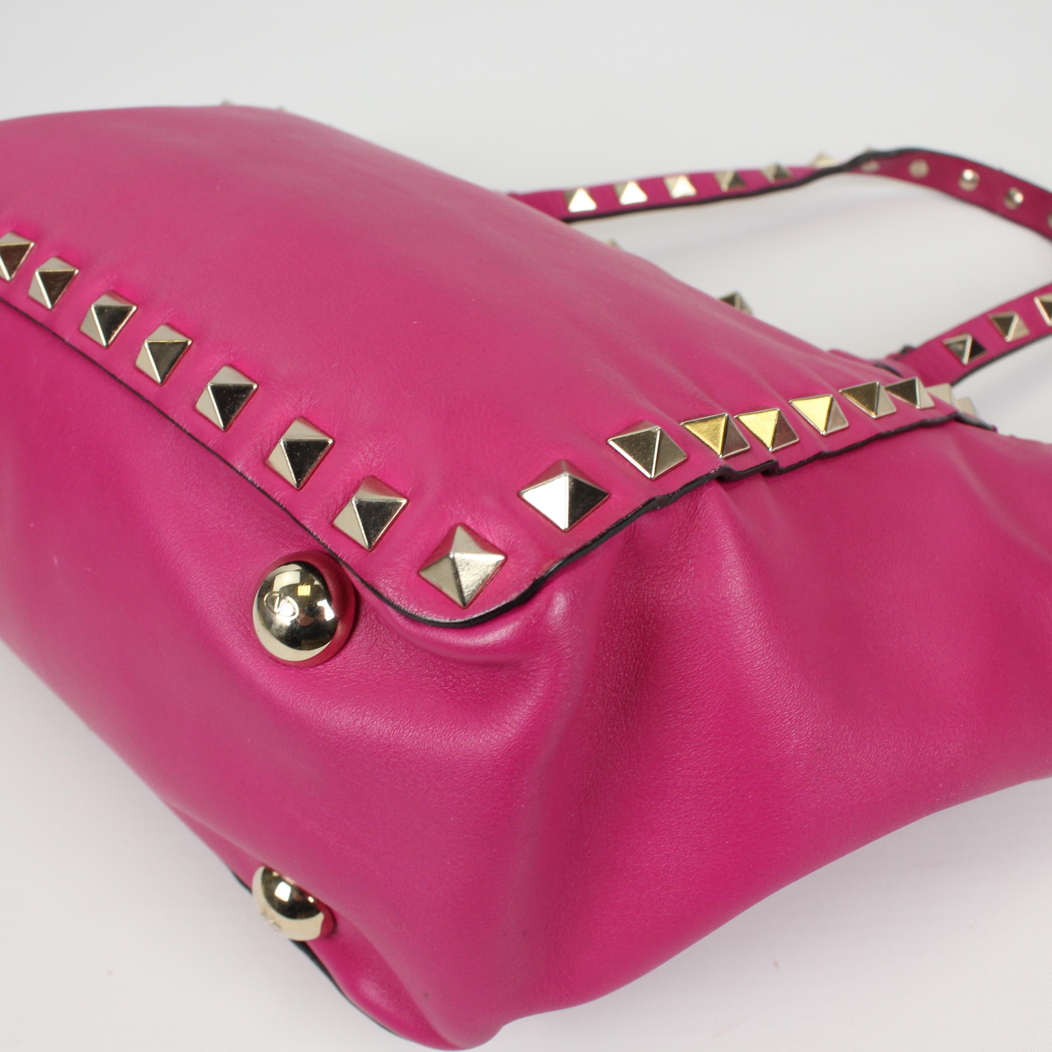 Valentino Garavani Rockstud leather handbag For Sale 13