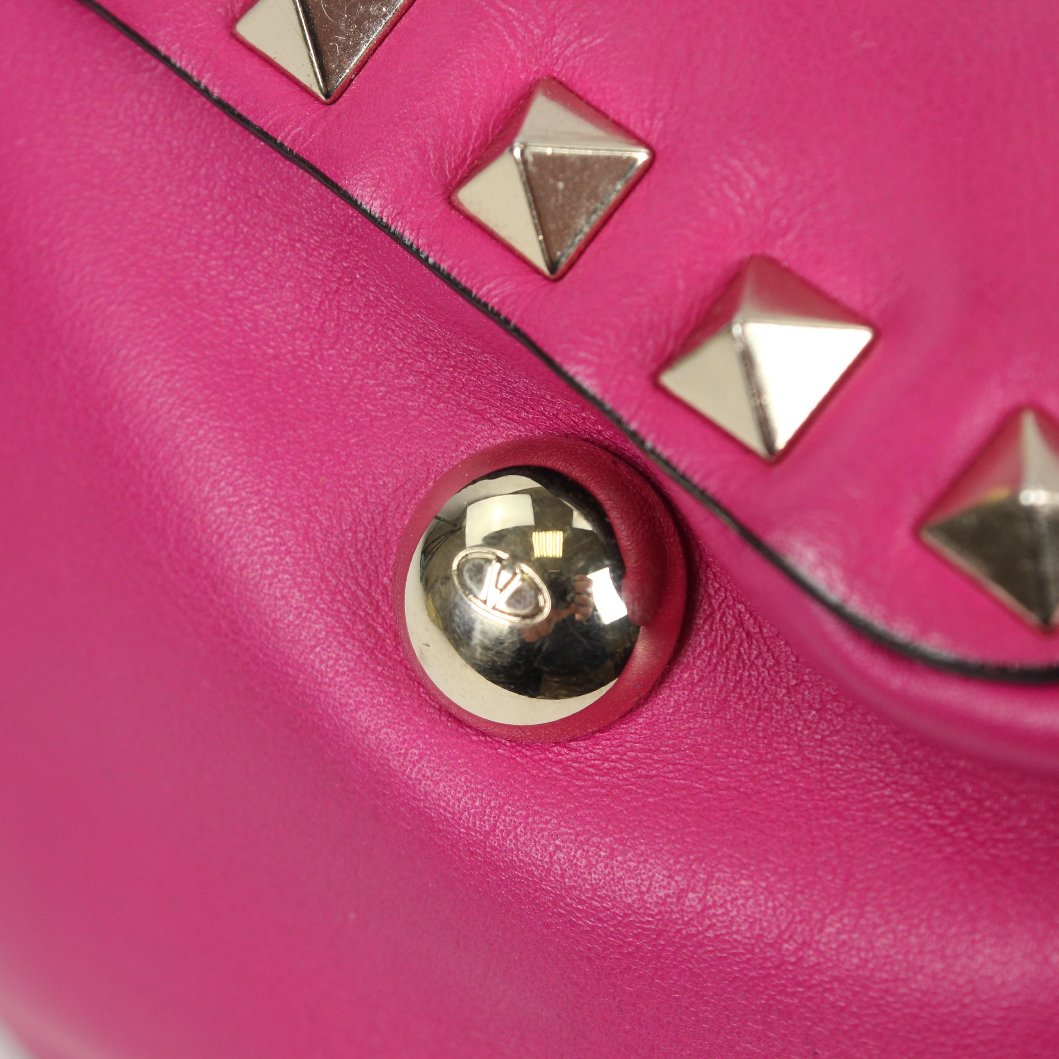 Valentino Garavani Rockstud leather handbag For Sale 14