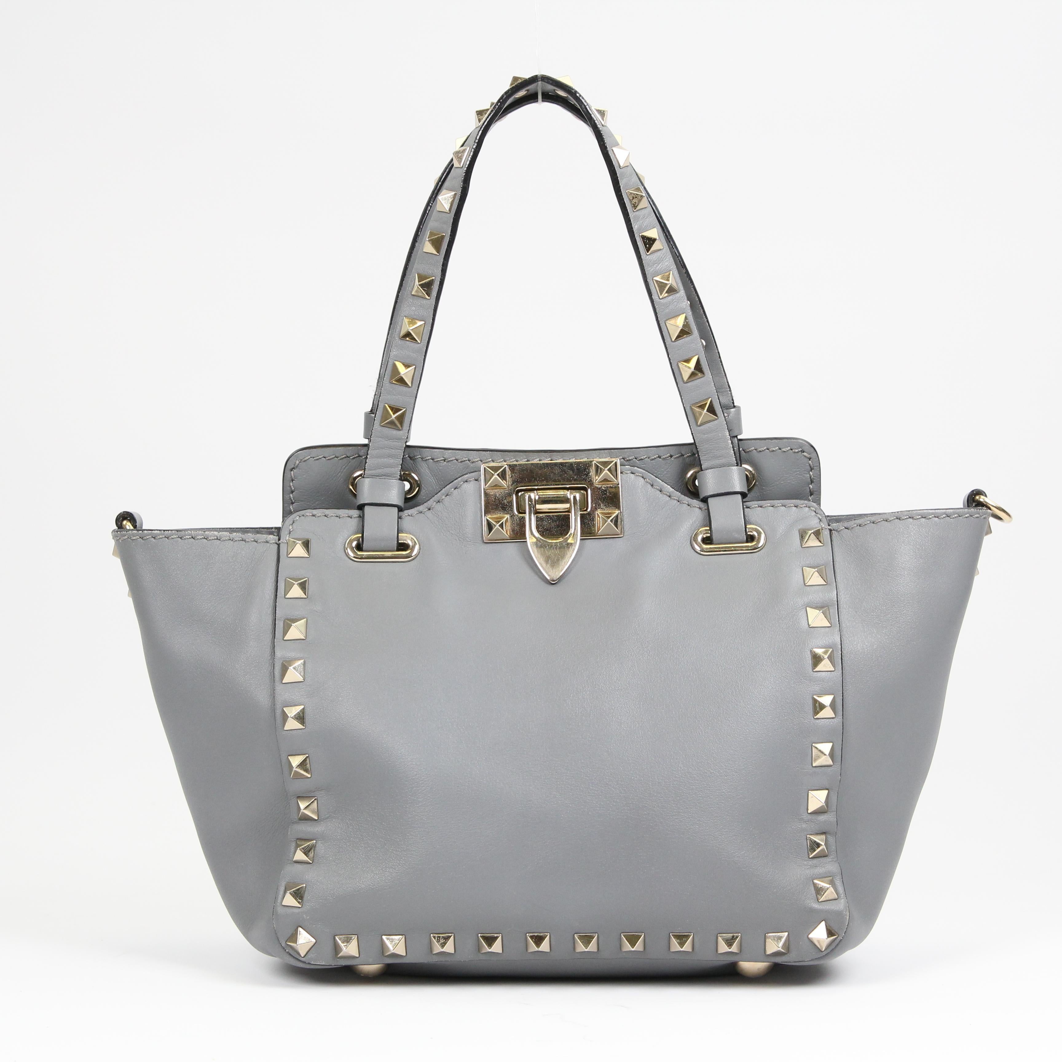 Valentino Garavani Rockstud leather handbag For Sale 1