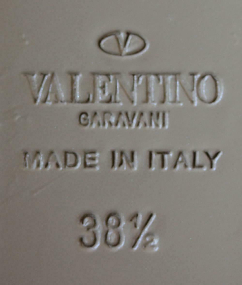 Valentino Garavani Rockstud Leather Sandals In Excellent Condition In London, GB