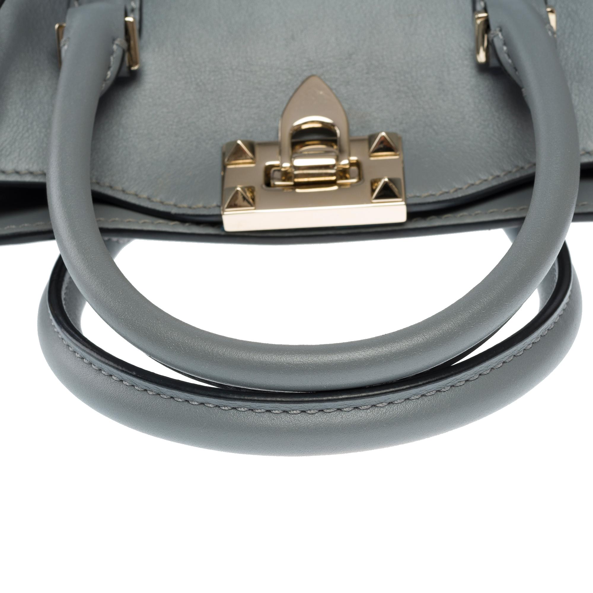 Valentino Garavani Rockstud mini sac fourre-tout en cuir bleu clair en vente 6