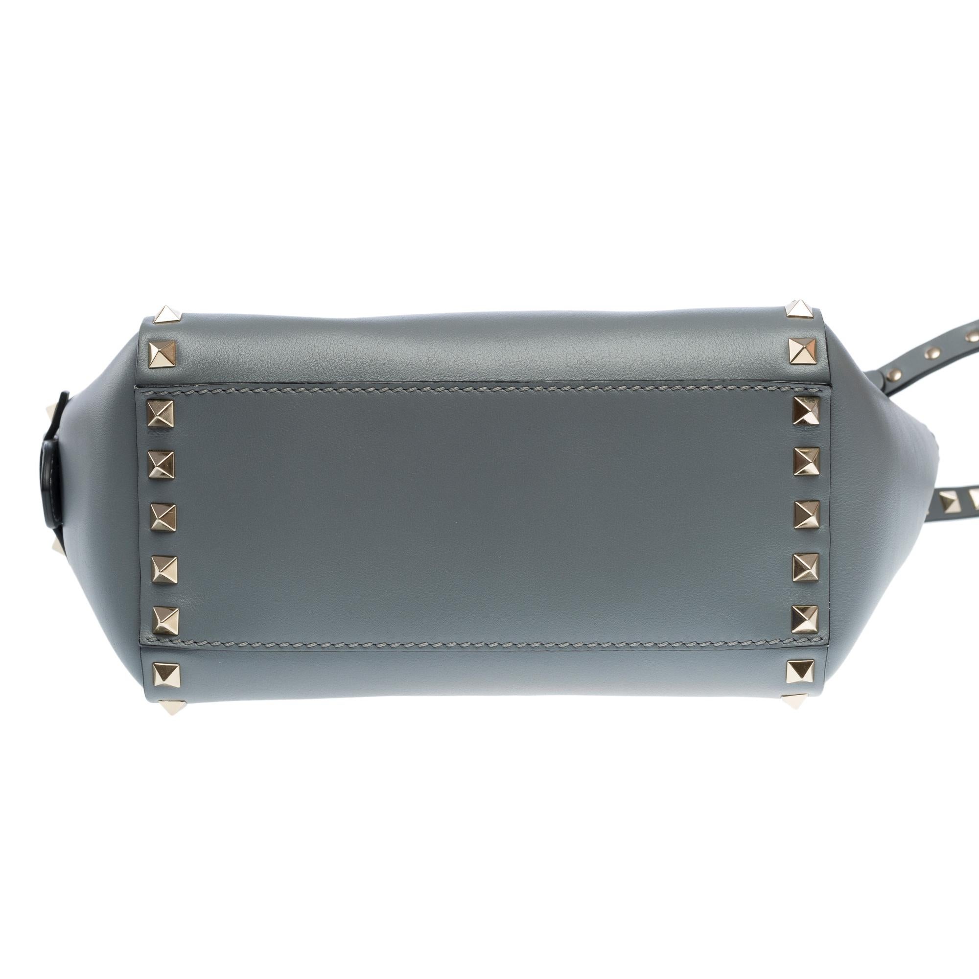 Valentino Garavani Rockstud mini sac fourre-tout en cuir bleu clair en vente 7