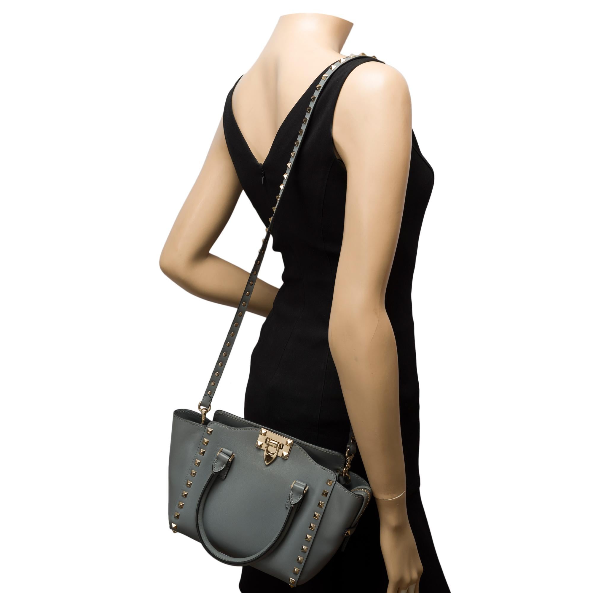 Valentino Garavani Rockstud mini sac fourre-tout en cuir bleu clair en vente 9