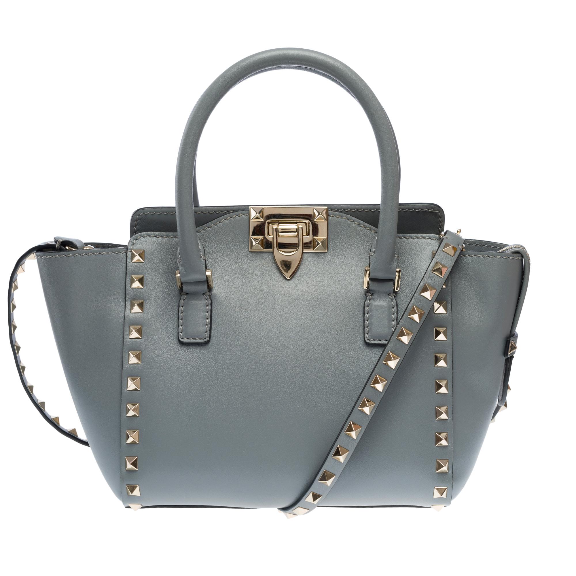 Valentino Garavani Rockstud mini sac fourre-tout en cuir bleu clair Bon état - En vente à Paris, IDF