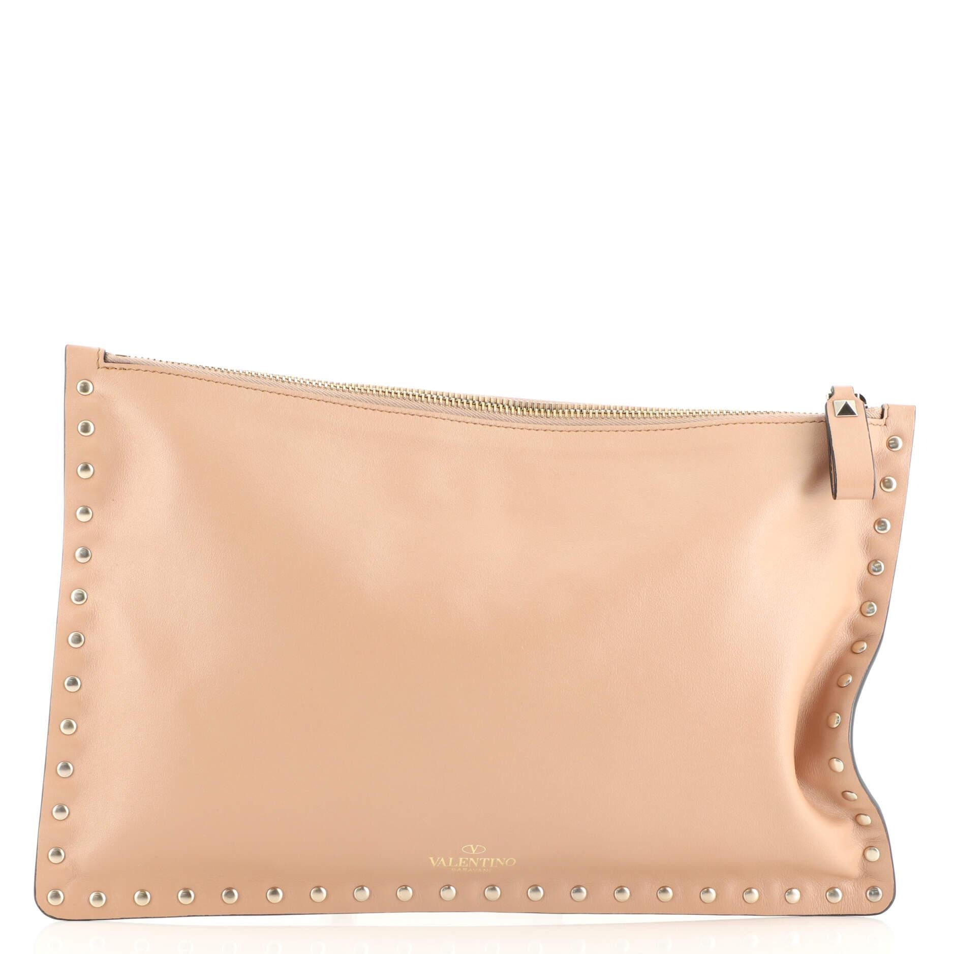 Valentino Garavani Rockstud Pouch Leather Large For Sale at 1stDibs