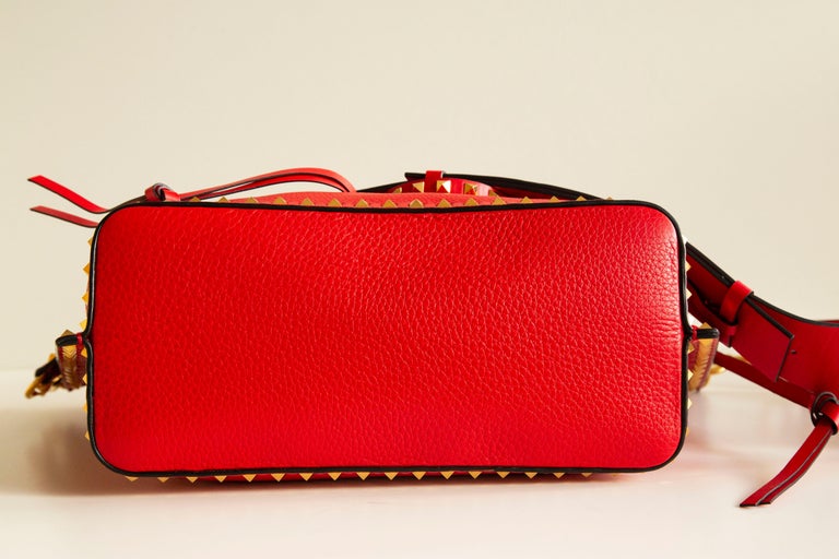 Valentino Garavani Rockstud shoulder bag RED Leather