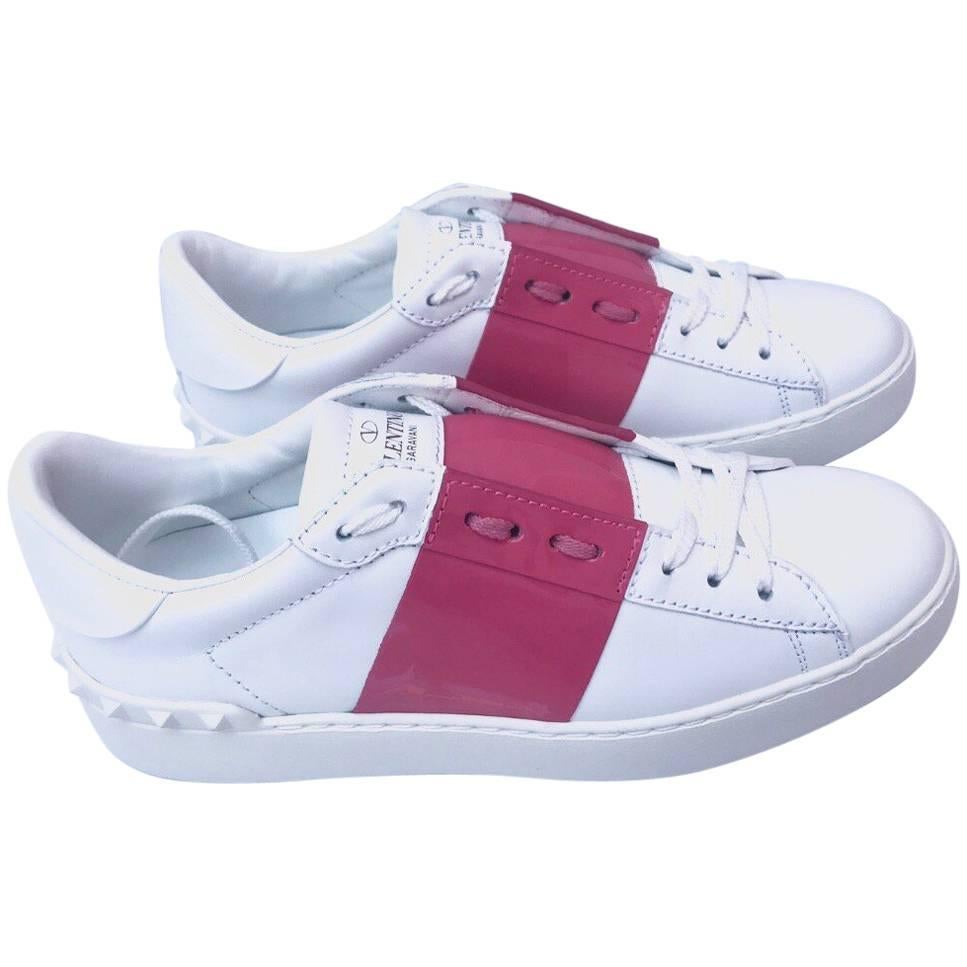 Valentino Garavani Rockstud Sneakers in White and Pink Leather 2018 Size 38 For Sale