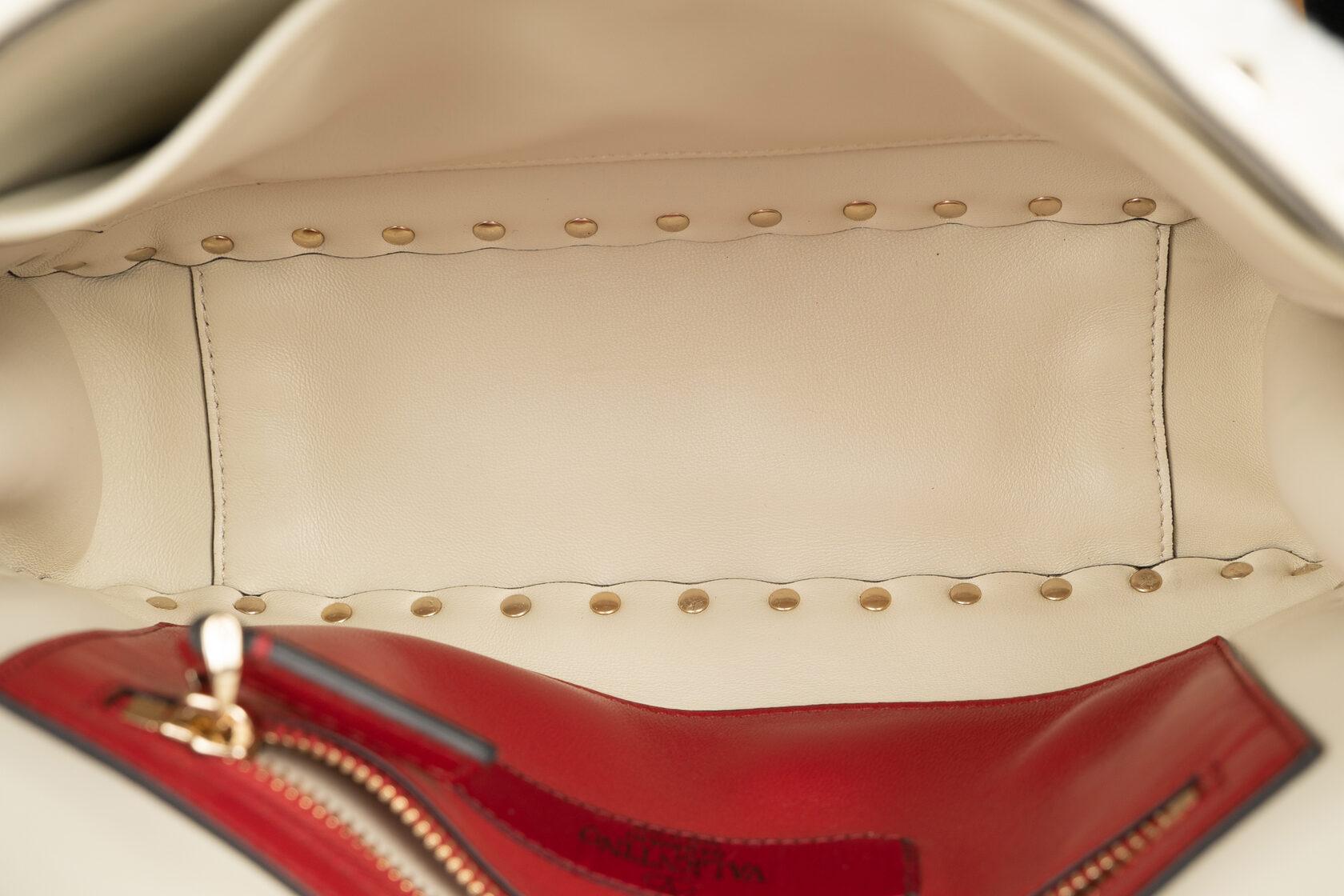 Valentino Garavani Rockstud Spike Medium Beige For Sale 3