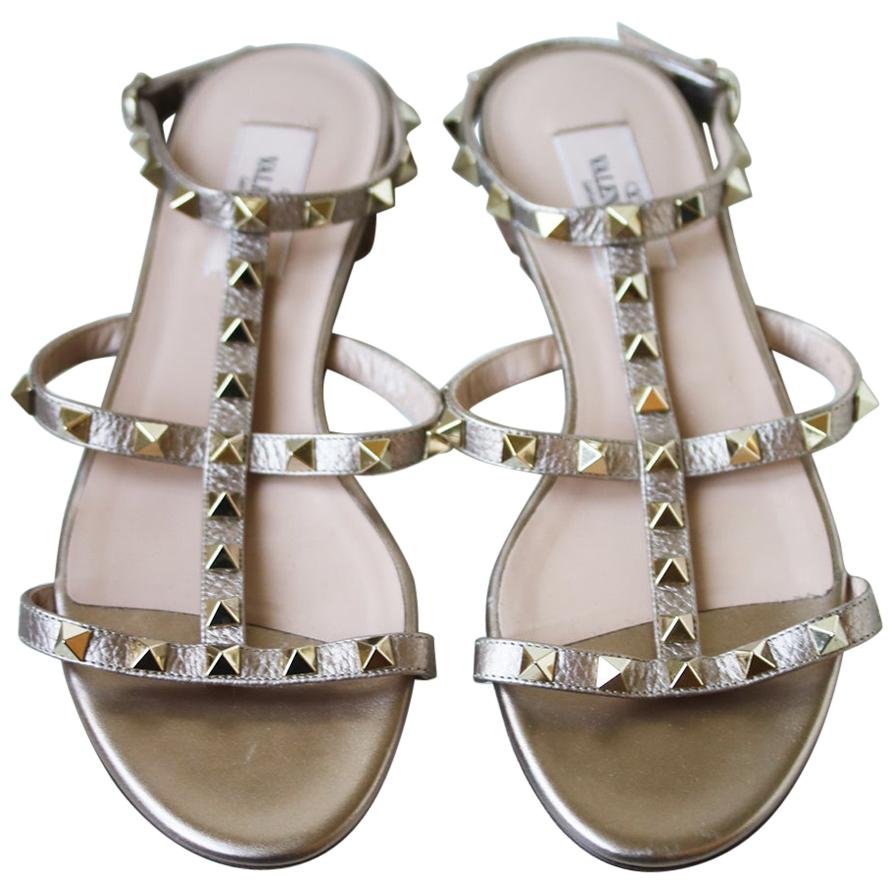 Valentino Garavani Rockstud Textured-Leather Sandals