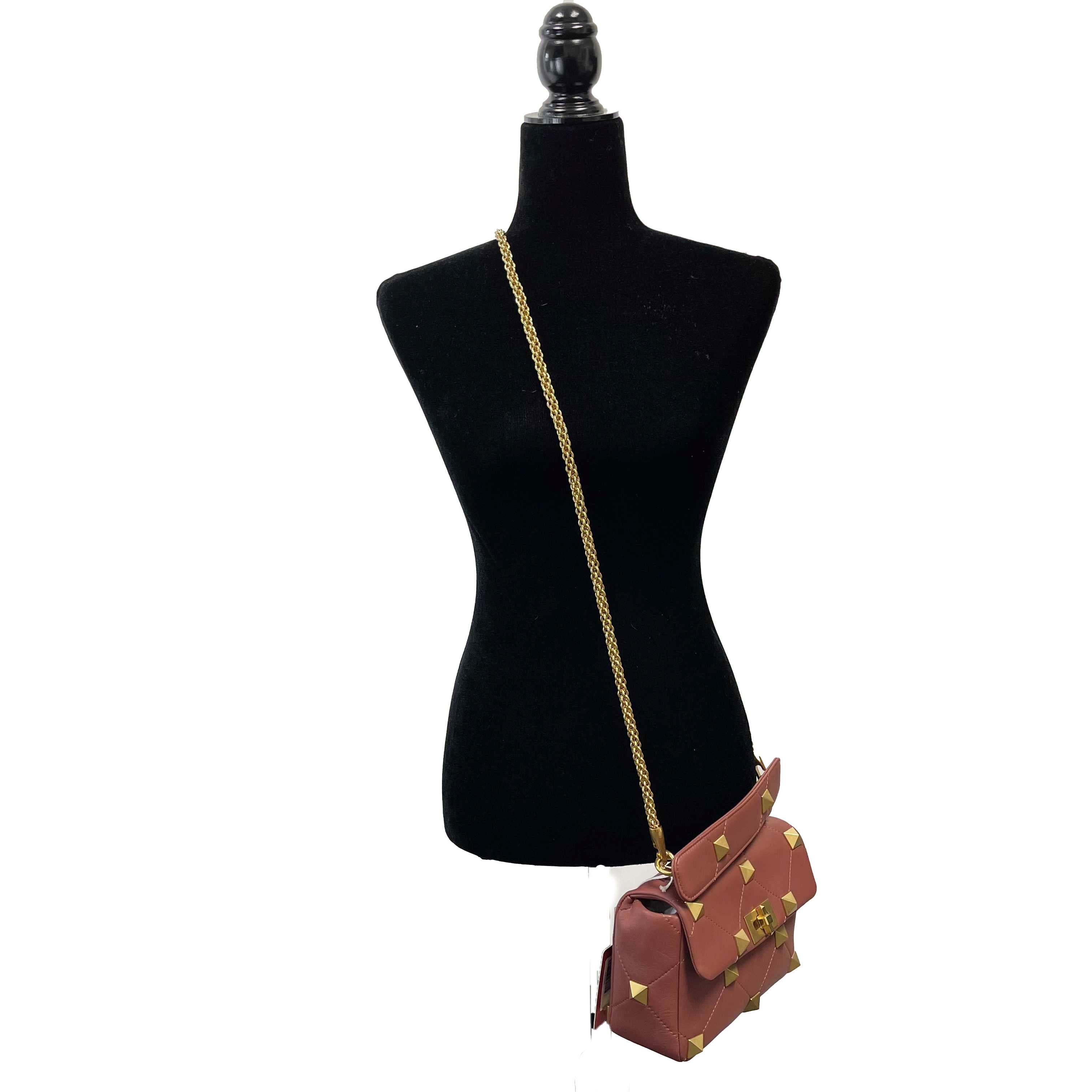 Valentino Garavani Roman Stud Medium Quilted - Ginger - Top Handle Shoulder Bag For Sale 1