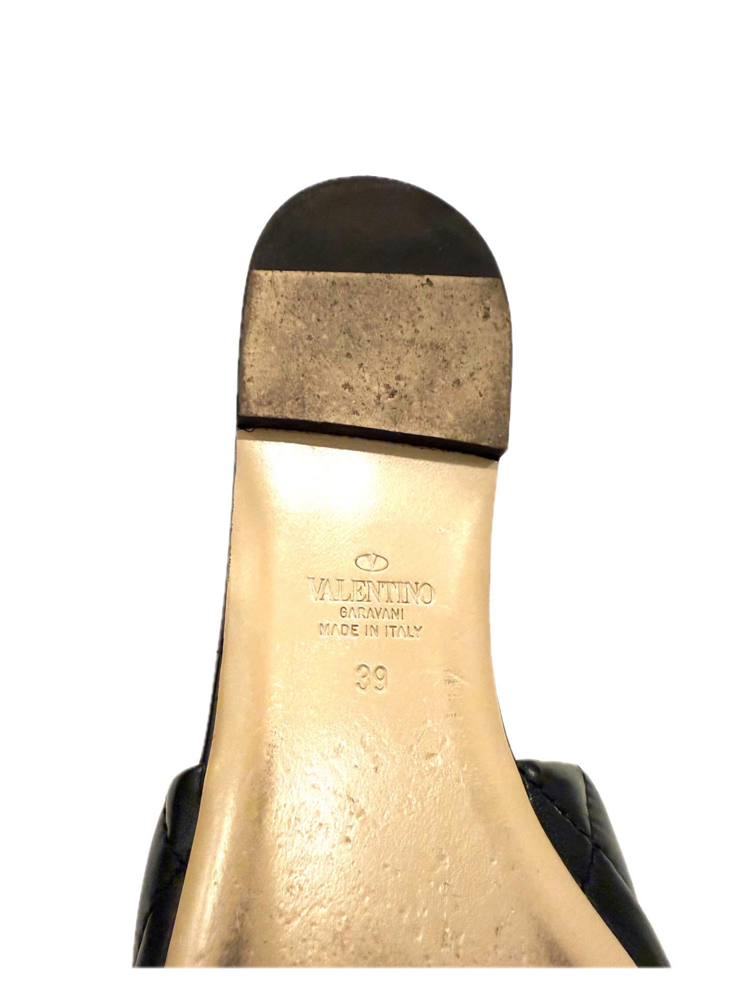 Valentino Garavani Roman Stud SlidesCuir nappa noir Collection SS21 Taille 39 en vente 5