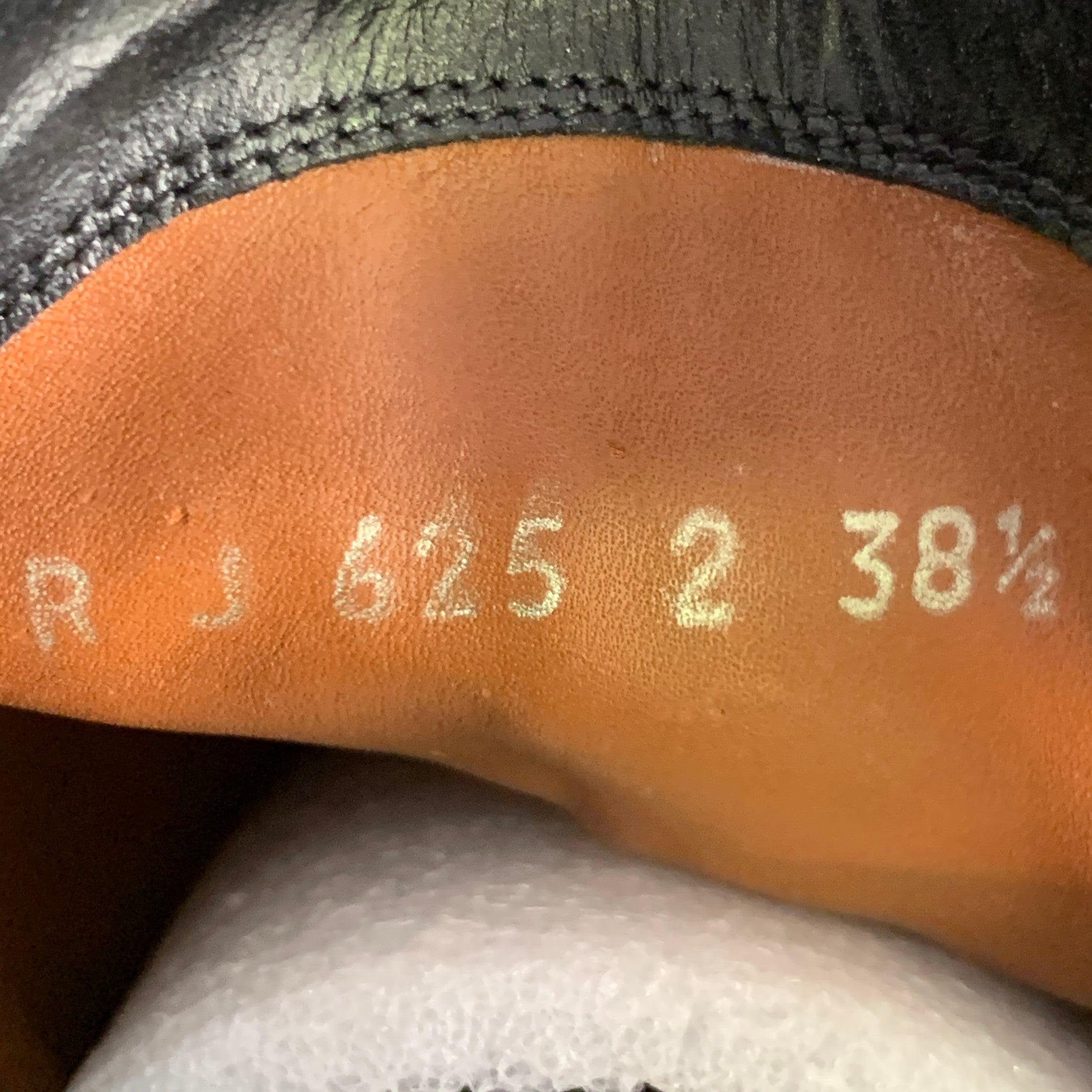 VALENTINO GARAVANI Größe 8.5 Schwarz Leder Rockstud Pointed Toe Stiletto Booties im Angebot 4