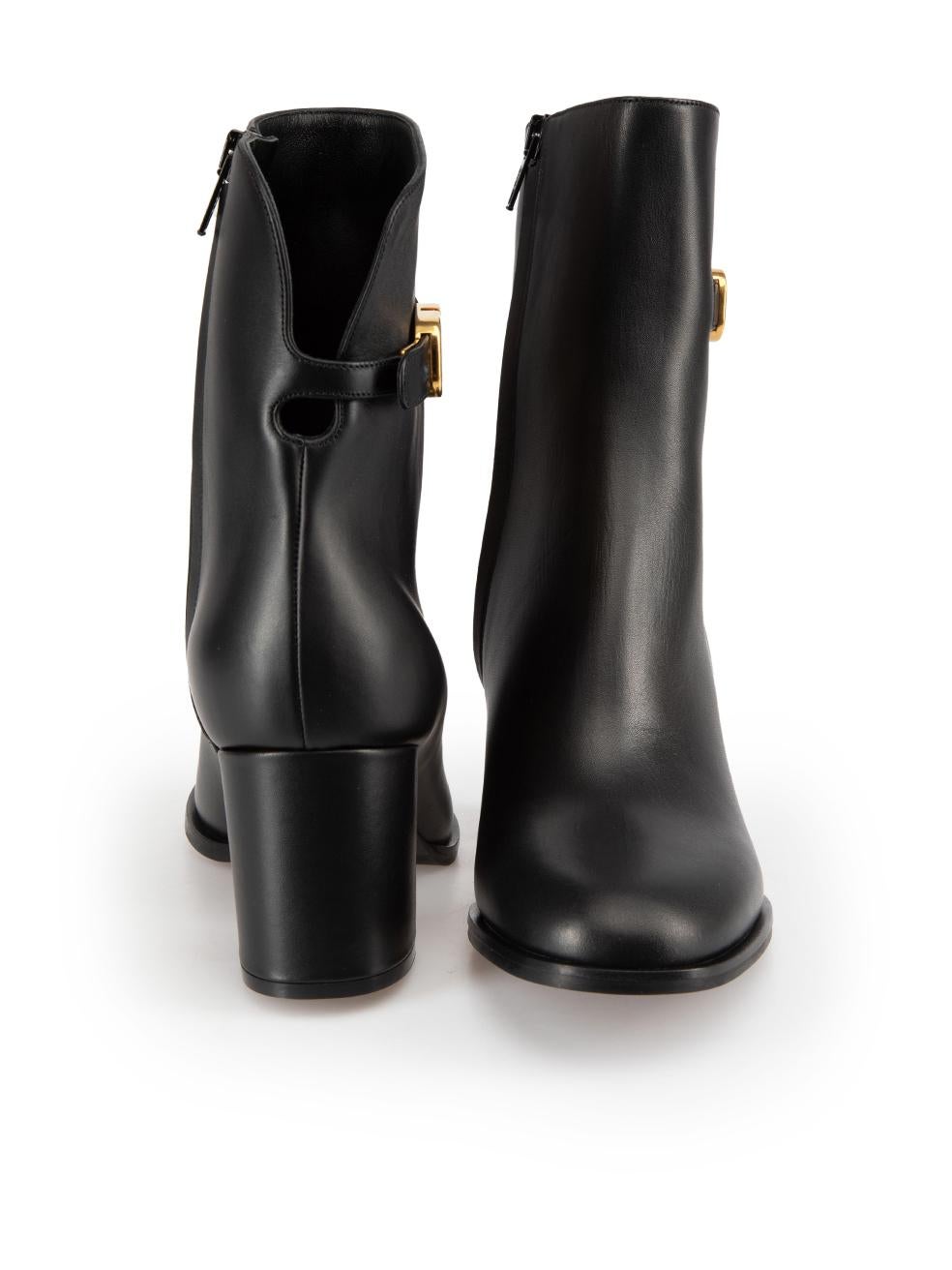 Valentino Garavani SS24 Black Leather V-Logo Ankle Boots Size SML In New Condition In London, GB