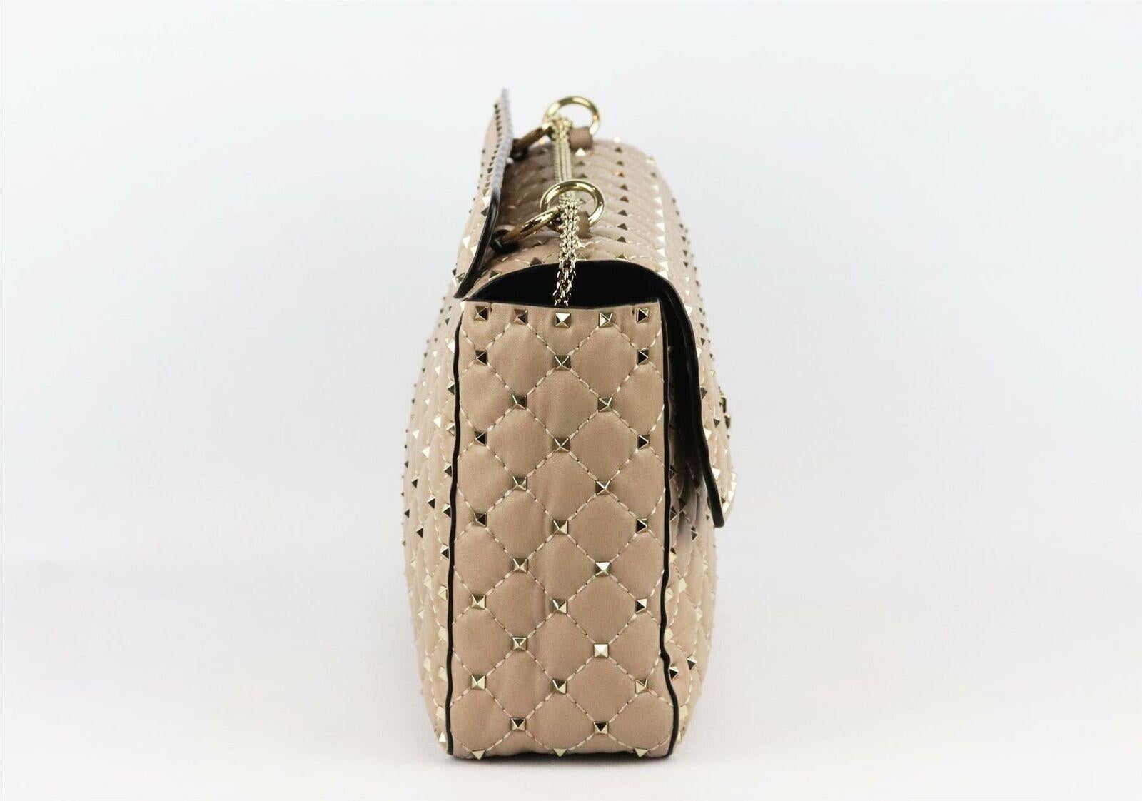 Valentino Garavani The Rockstud Spike Large Quilted Leather Shoulder Bag In Good Condition In London, GB