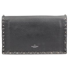 Valentino Garavani The Rockstud Textured Leather Clutch 