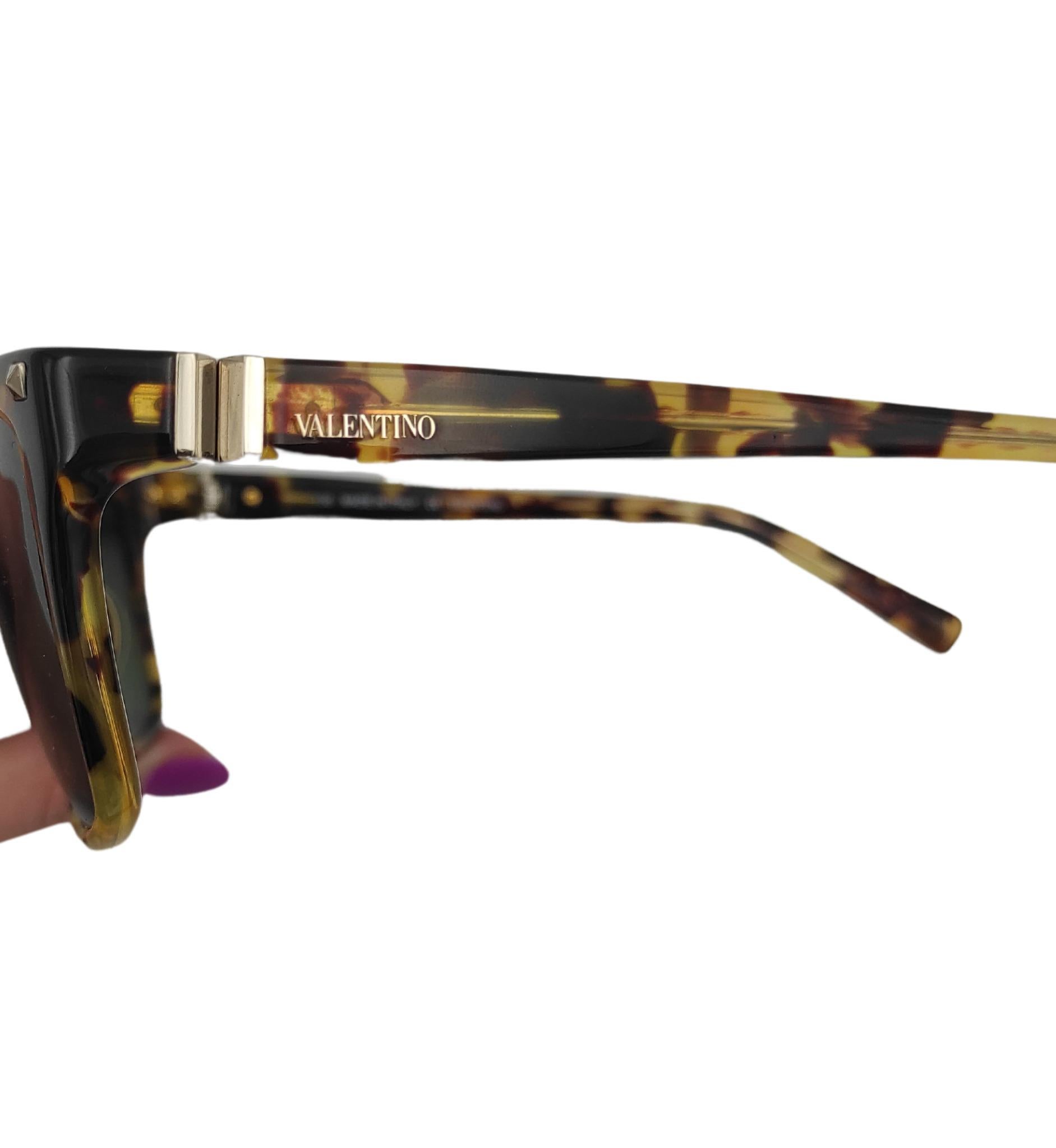 Valentino Garavani tortoiseshell print silver studs sunglasses For Sale 1