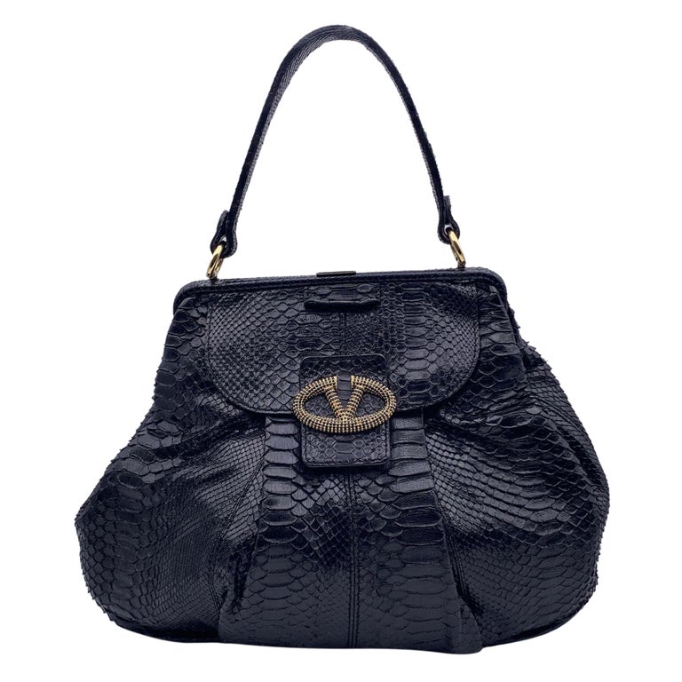 Valentino Garavani Vintage Schwarzes Leder V Kristall Logo Große