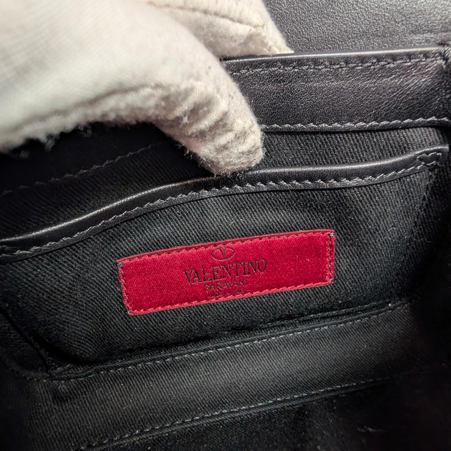Valentino Garavani Vintage Rockstud - Sac à main en cuir de veau en vente 8
