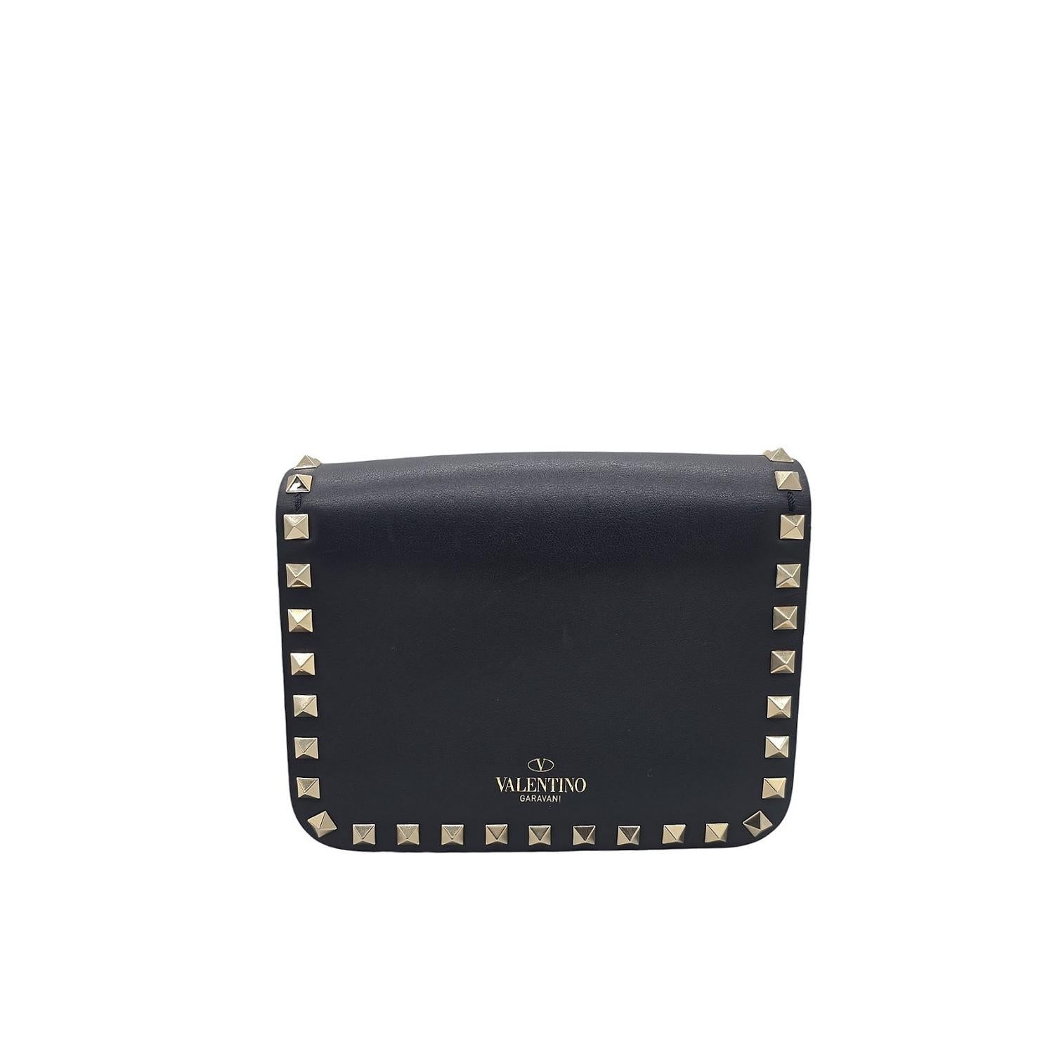 Beige Valentino Garavani Vintage Rockstud - Sac à main en cuir de veau en vente