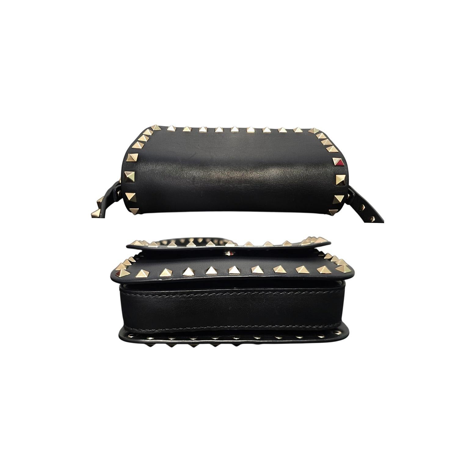 Valentino Garavani Vintage Rockstud - Sac à main en cuir de veau en vente 2
