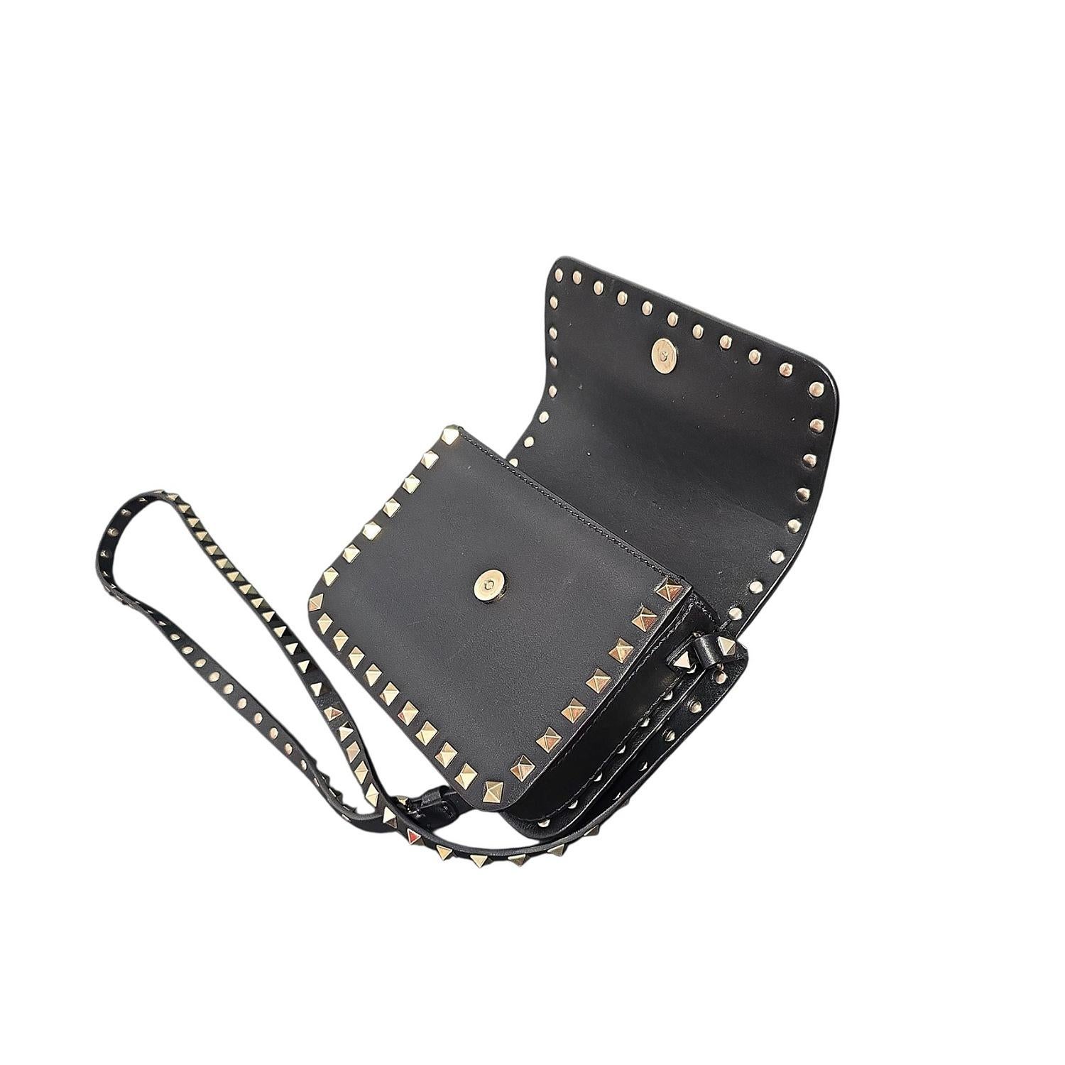 Valentino Garavani Vintage Rockstud - Sac à main en cuir de veau en vente 3