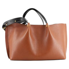 Valentino Garavani VLogo Escape Tote Leather Medium