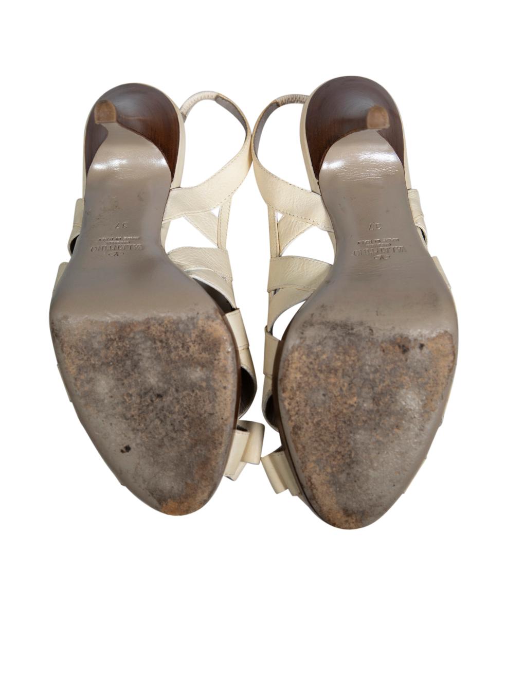 Women's Valentino Garavani White Leather Bow Detail Sandals Size IT 37 For Sale