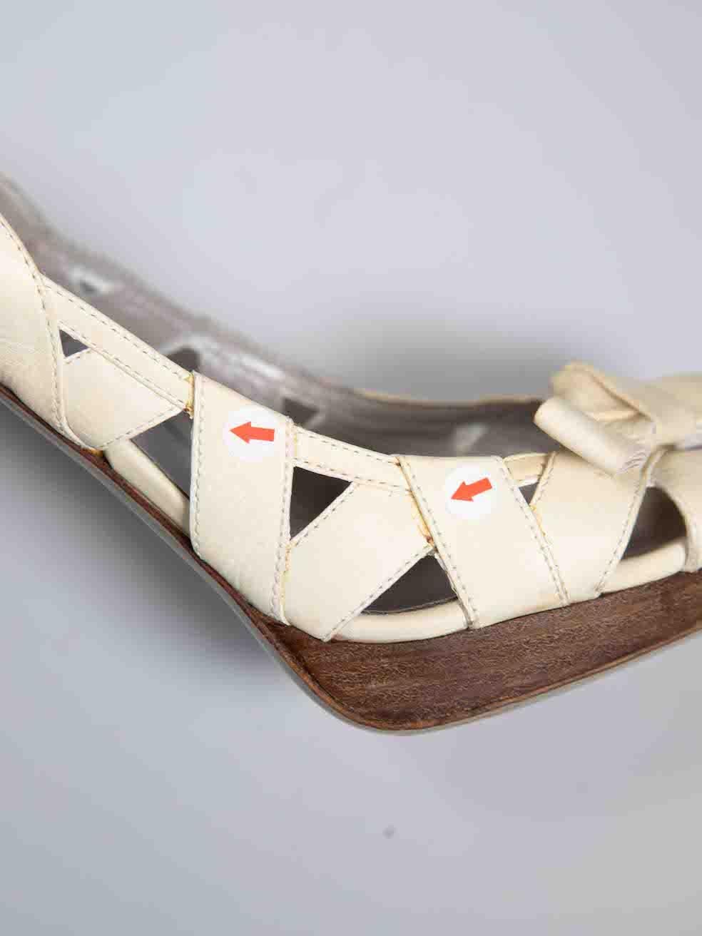 Valentino Garavani White Leather Bow Detail Sandals Size IT 37 For Sale 2