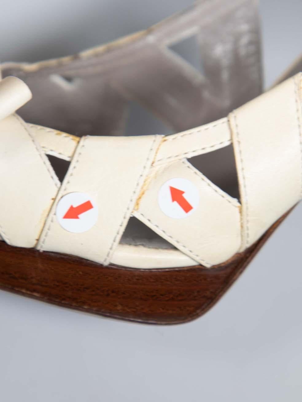 Valentino Garavani White Leather Bow Detail Sandals Size IT 37 For Sale 4
