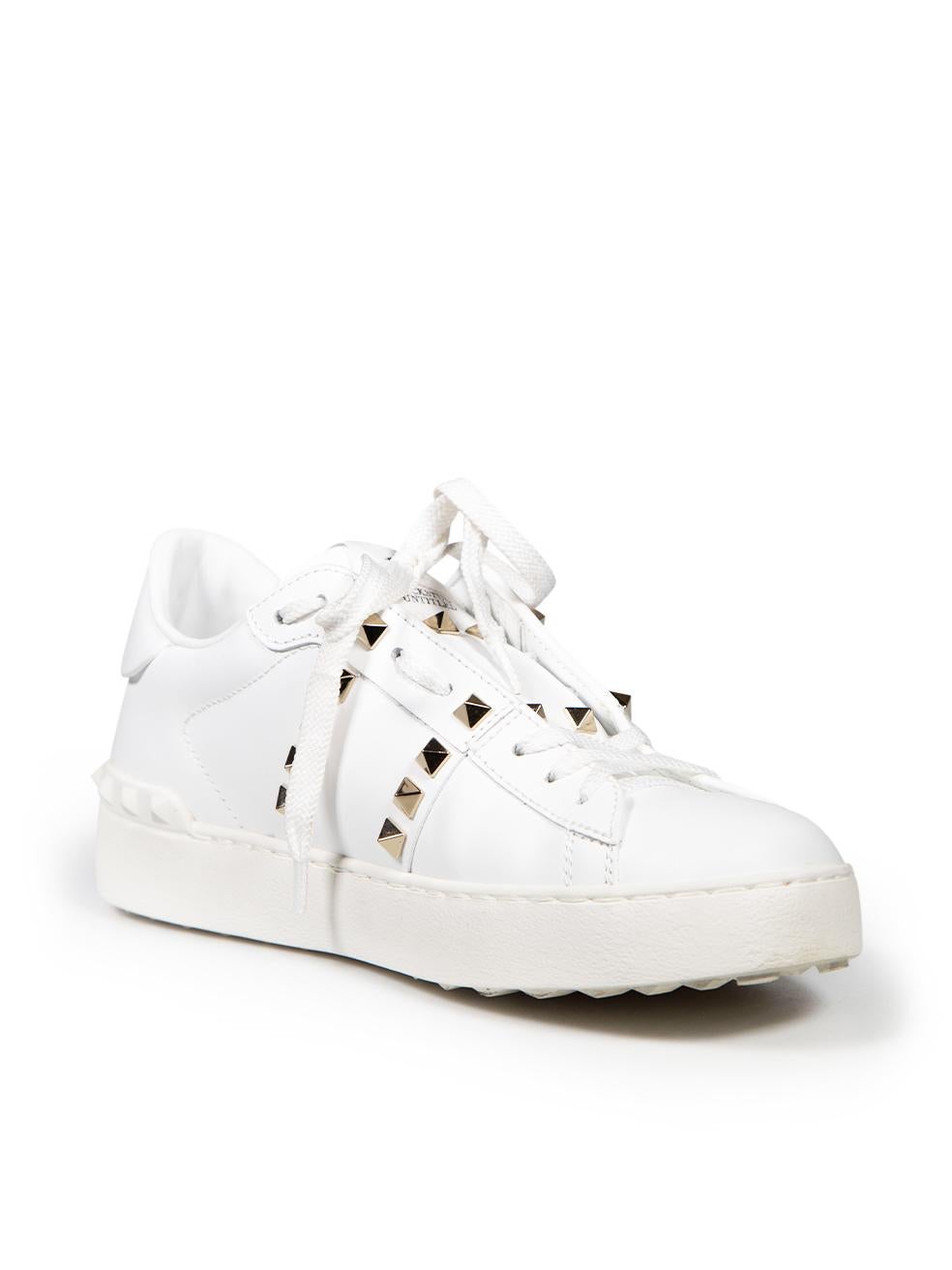 CONDITION is Very good. Minimal wear to trainers is evident. Minimal discolouration to tip of left rubber sole as well as the both fabric tab of tongue on this used Valentino Garavani designer resale item.
 
 
 
 Details
 
 
 Model: Untitled
 
