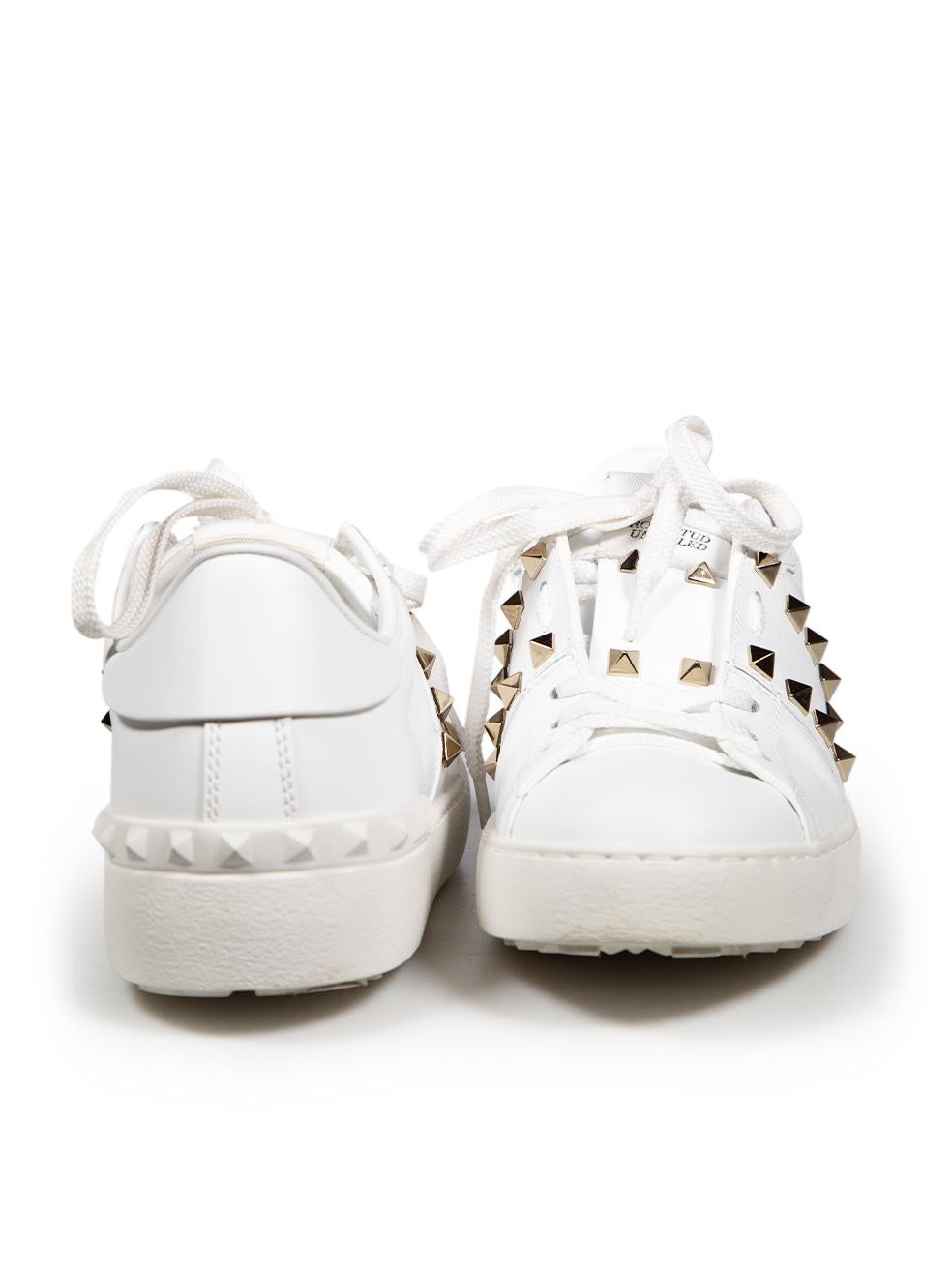 Valentino Garavani White Leather Rockstud Untitled Trainers Size IT 37 In Good Condition For Sale In London, GB