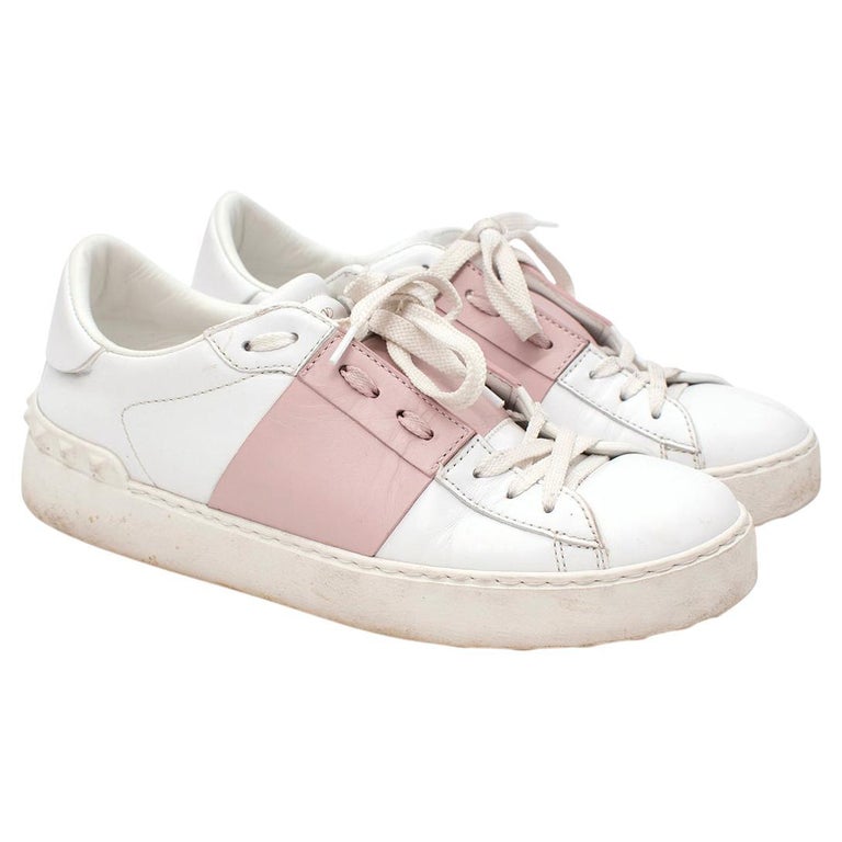 Valentino Garavani White and Poudre Leather Low Top Sneakers For Sale at  1stDibs