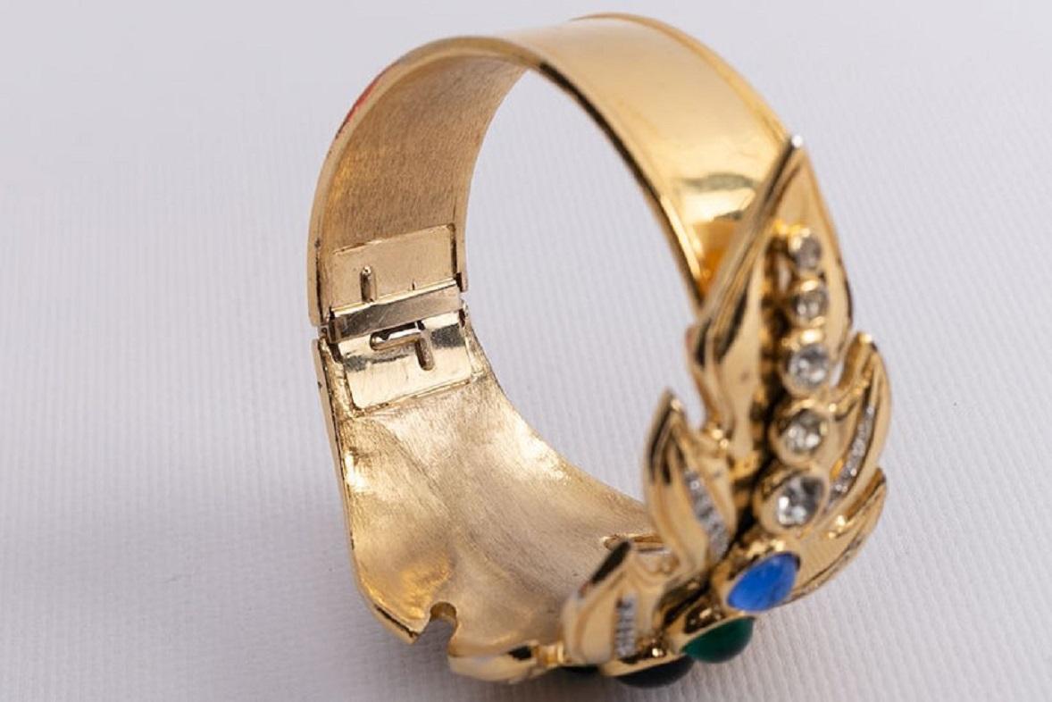 Valentino - Bracelet manchette en métal doré en vente 4