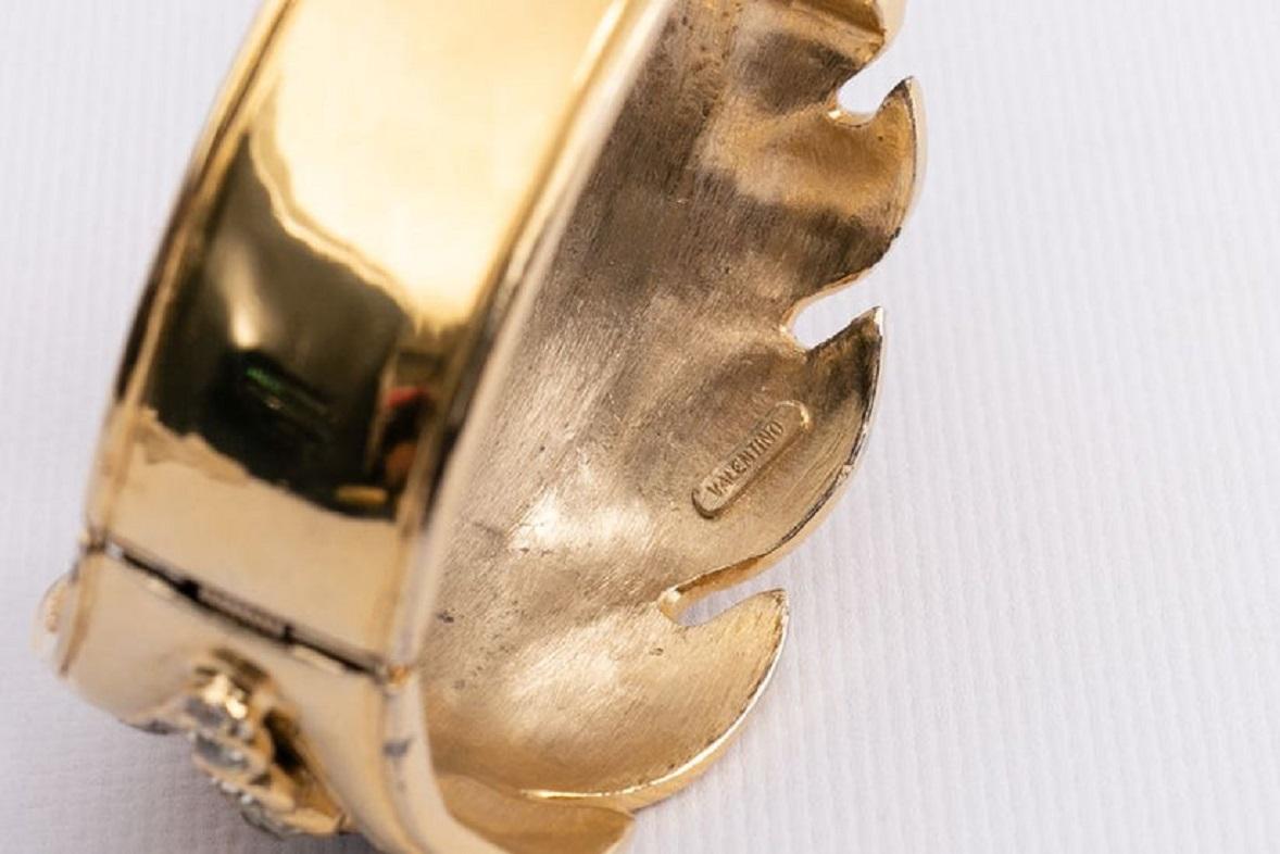Valentino - Bracelet manchette en métal doré en vente 5