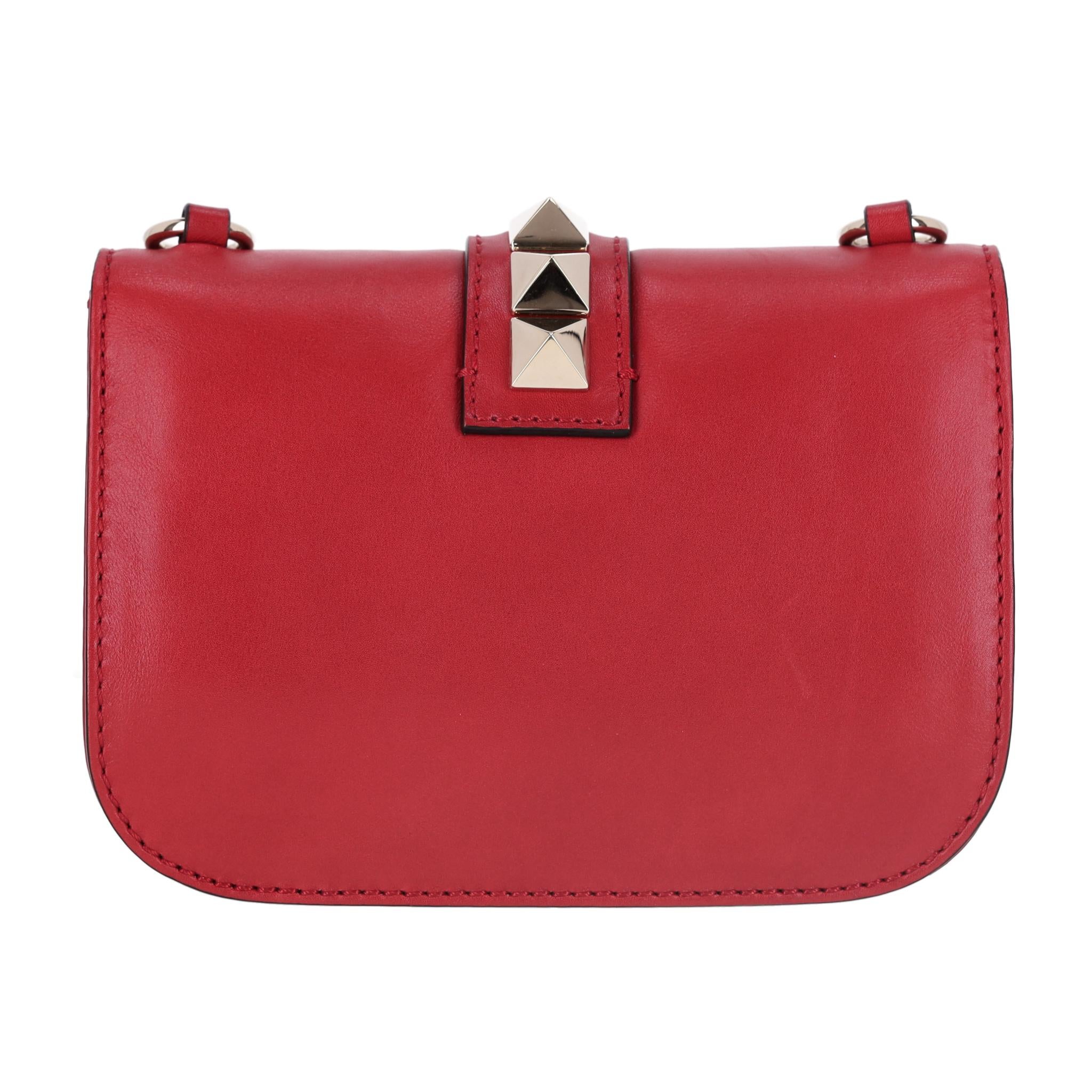 Donna Borsa a tracolla in pelle Glam Lock Rockstud di Valentino in vendita