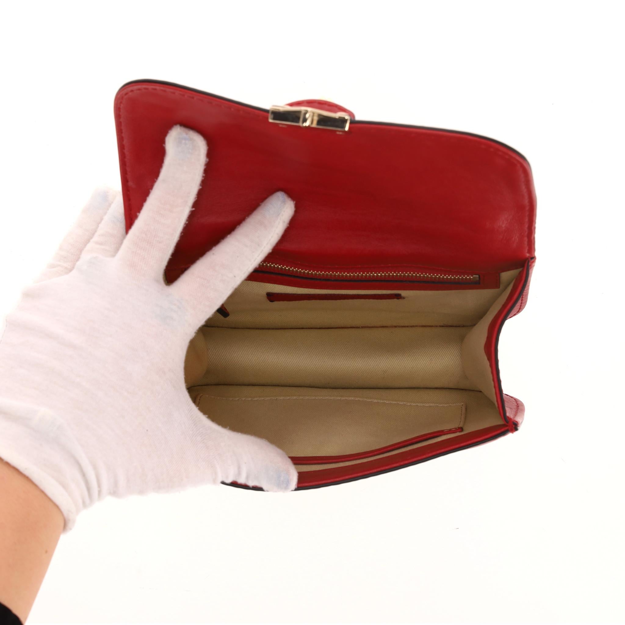 Borsa a tracolla in pelle Glam Lock Rockstud di Valentino in vendita 2