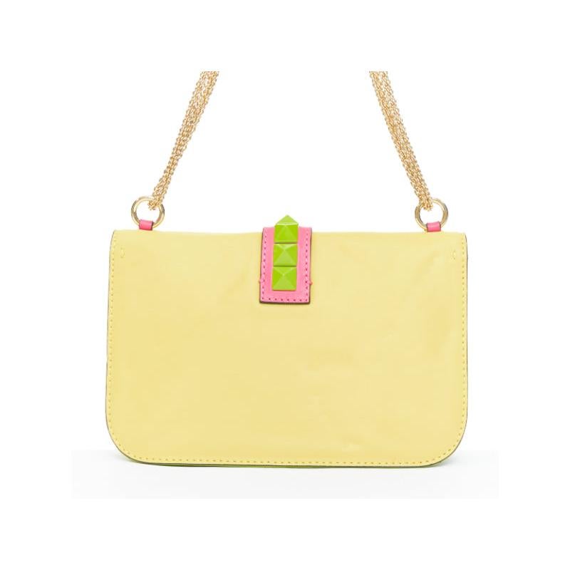VALENTINO Glam Lock yellow green pink Rockstud leather push lock flap chain bag en vente 1