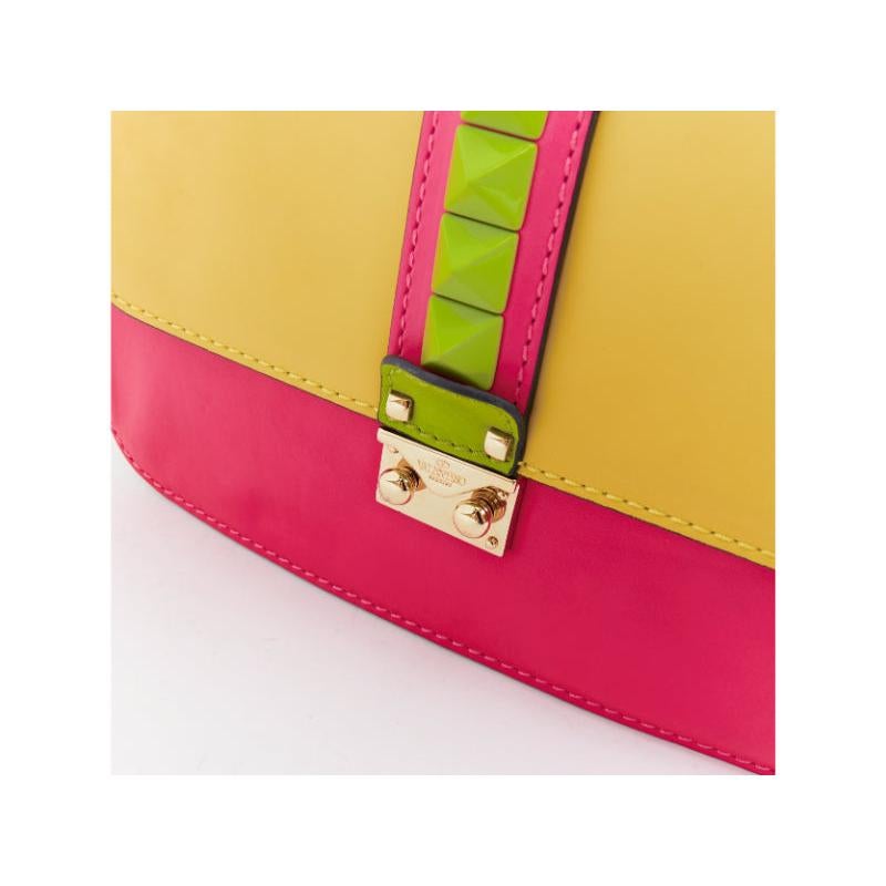 VALENTINO Glam Lock yellow green pink Rockstud leather push lock flap chain bag en vente 4