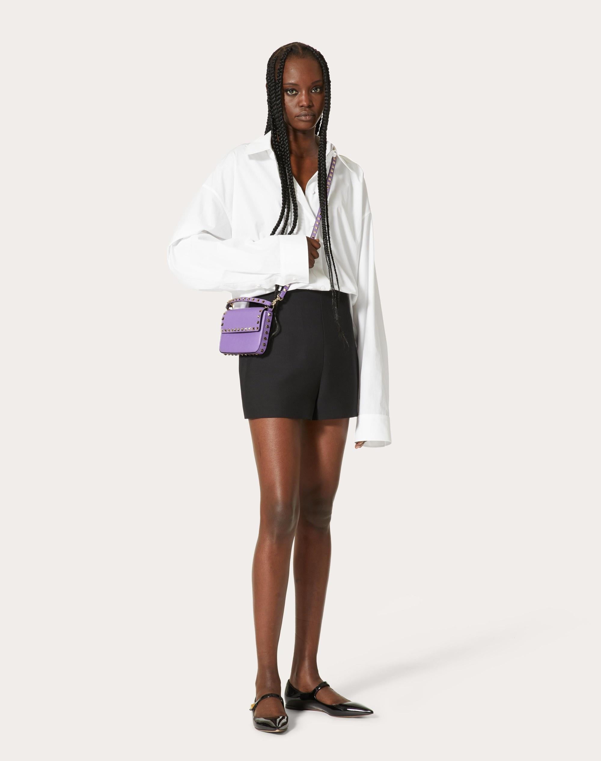 Bolso Crossbody VALENTINO Glicine de cuero morado 2023 ROCKSTUD POUCH en venta 5
