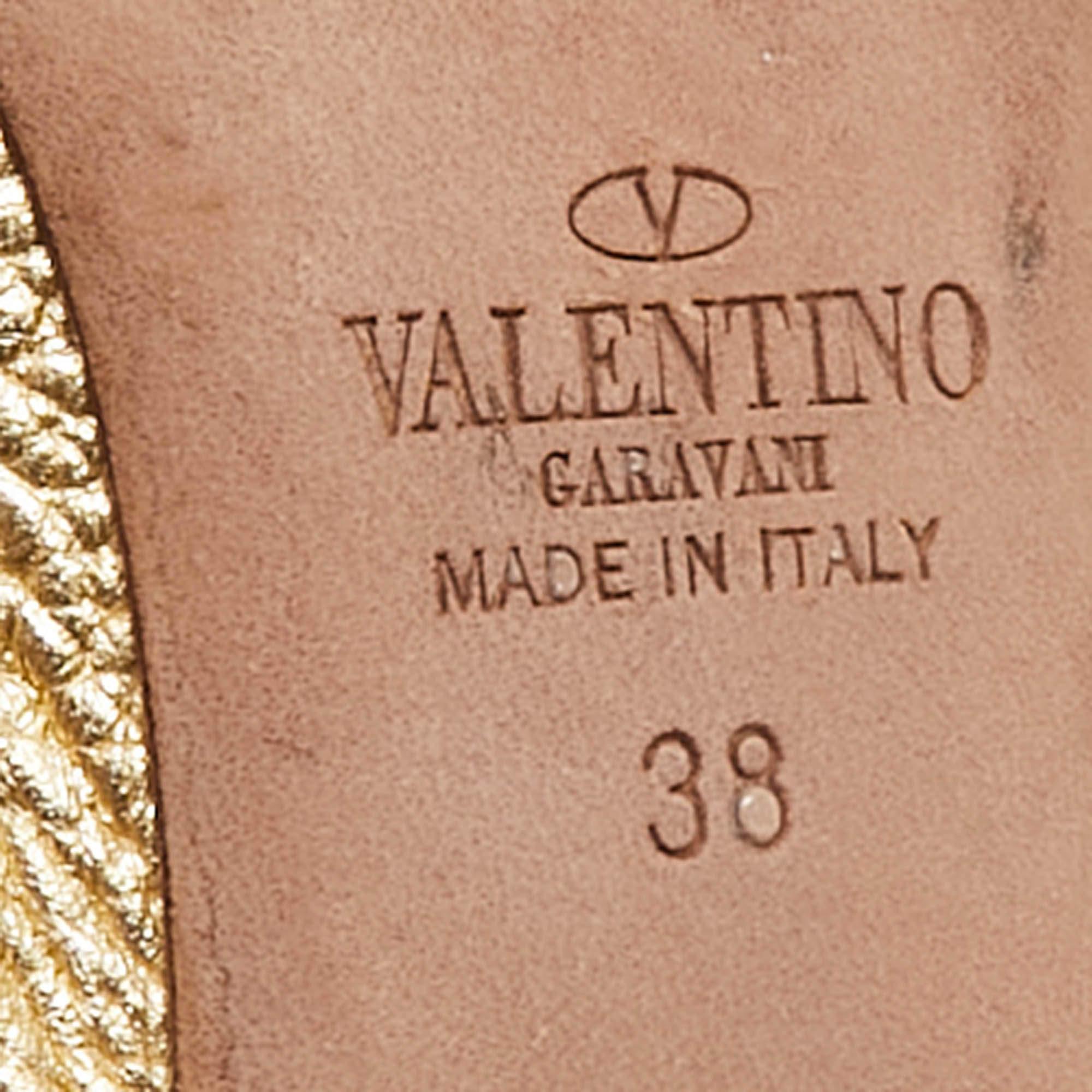 Valentino Gold/Beige Leder-Pumps mit Nieten und Knöchelriemen Größe 38 Damen im Angebot
