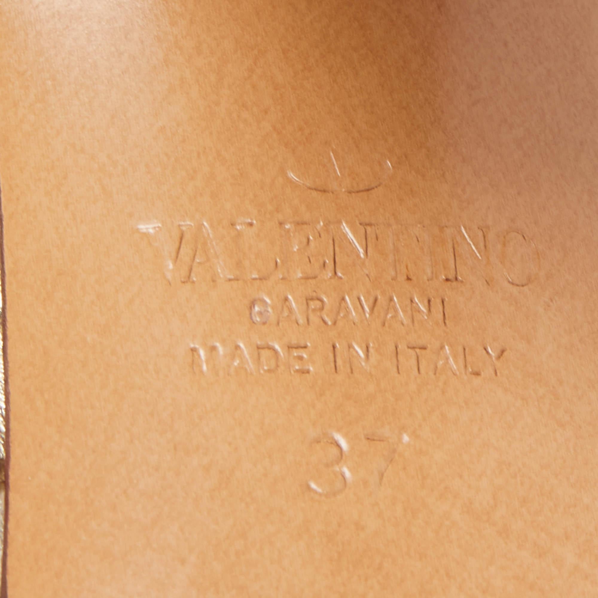 Valentino Gold Foil Leather Rockstud Strappy Block Heel Sandals Size 37 3
