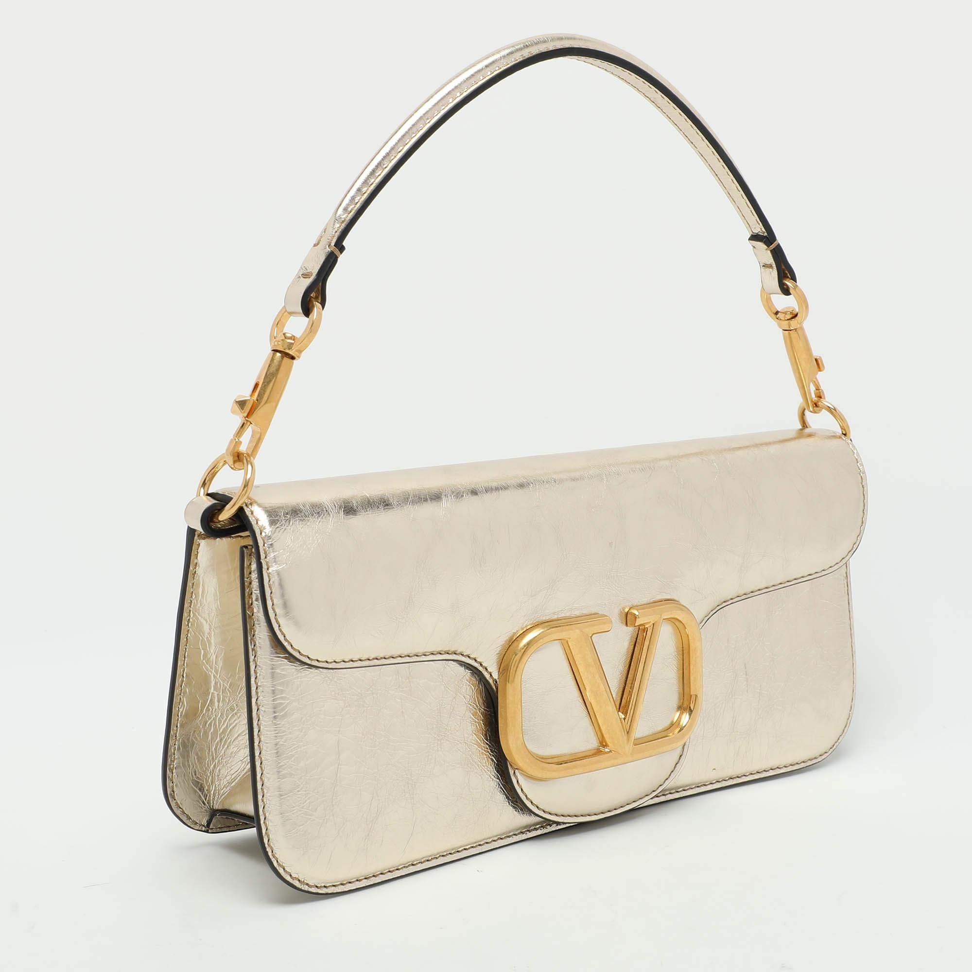 Valentino Gold Leather Loco Shoulder Bag In New Condition In Dubai, Al Qouz 2