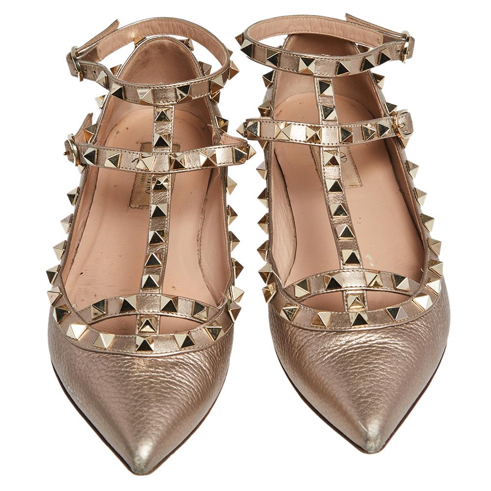 When considering Valentino, three words come to mind: luxurious, bold, and iconic. These gorgeous ballet flats are crafted from leather, and the sleek caged silhouette is adorned with carefully placed Rockstuds. They are complete with pointed toes