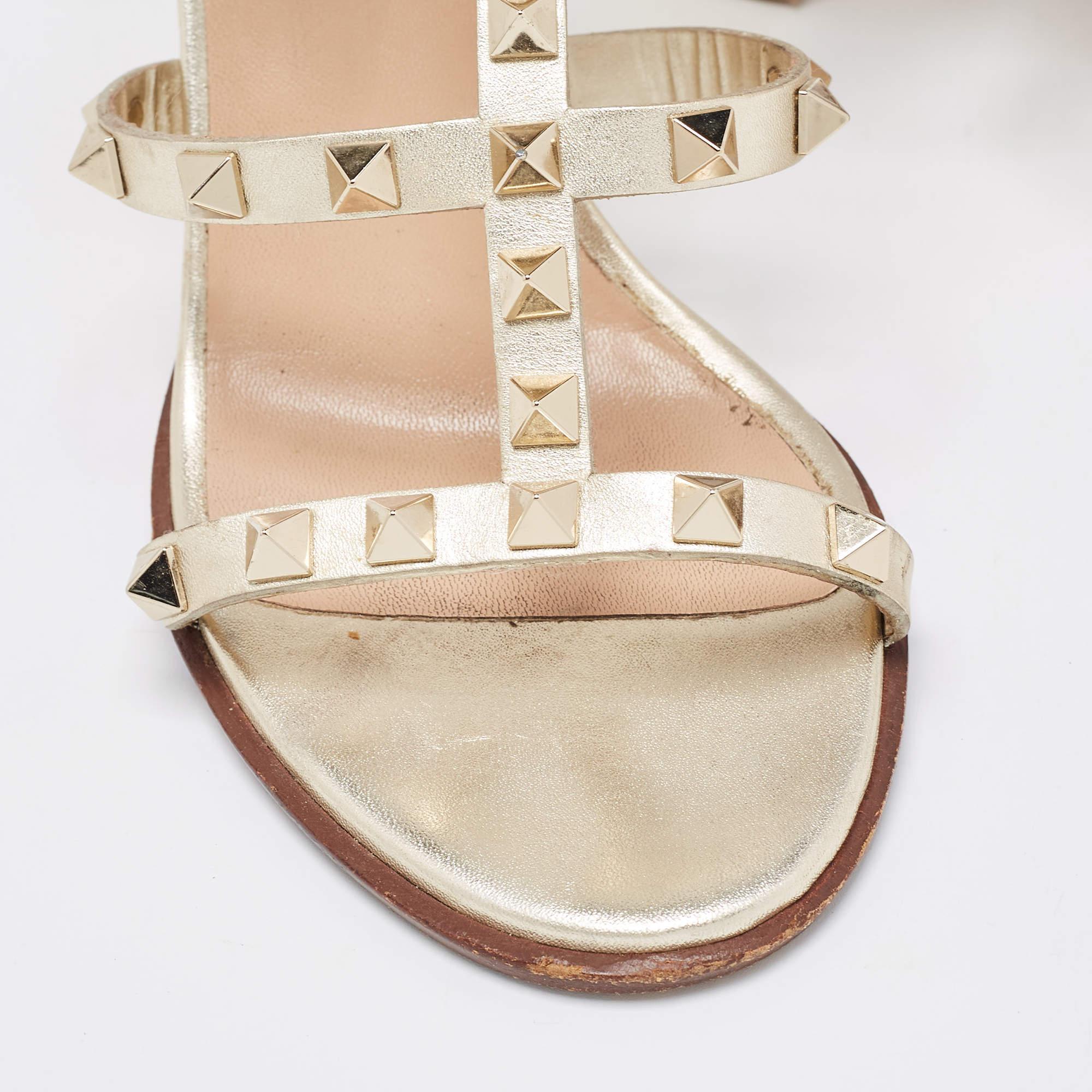 Valentino Gold Leather Rockstud Ankle Strap Sandals Size 37 For Sale 2